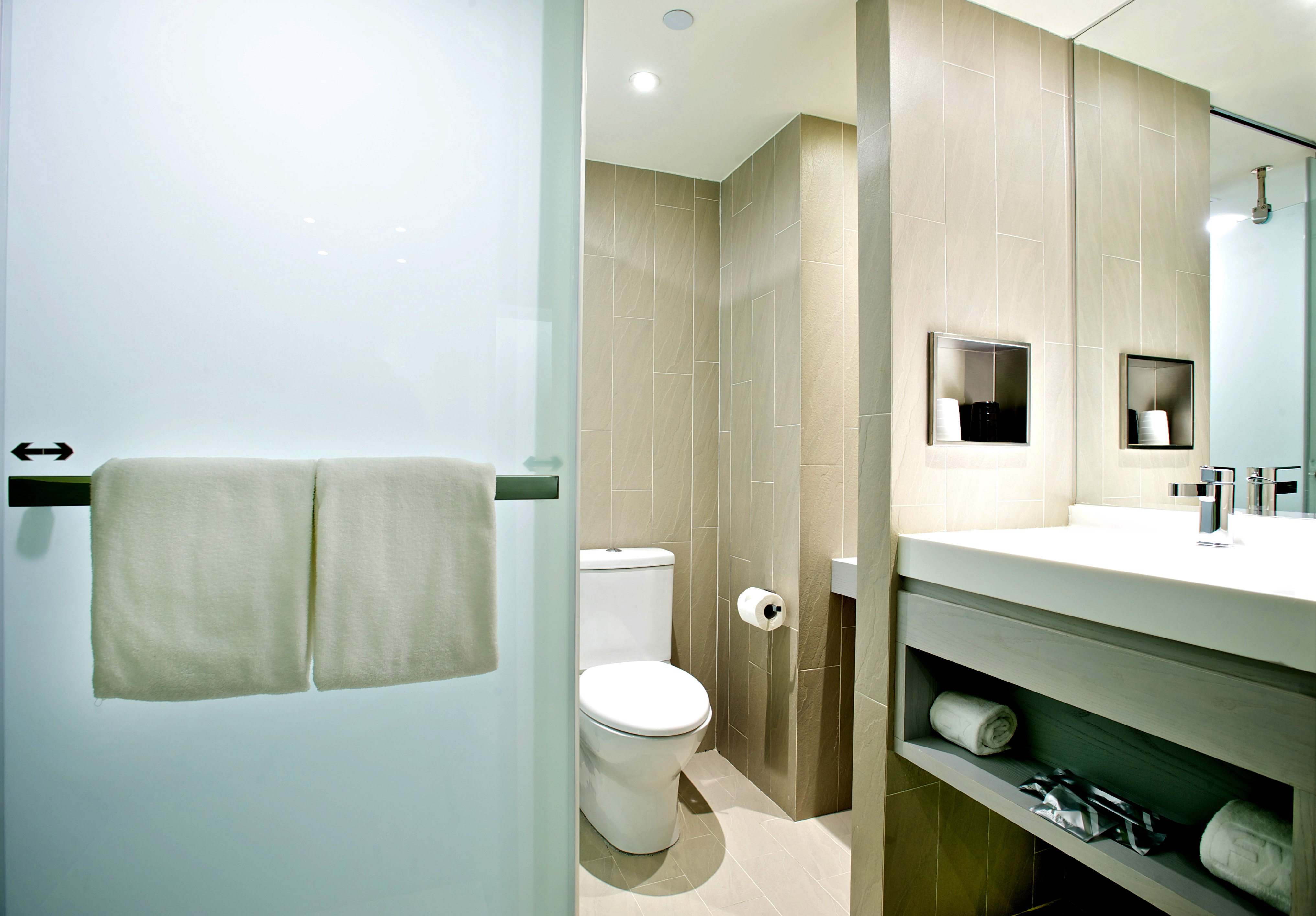 FX Inn Kaohsiung Zhonghua Road Branch by null