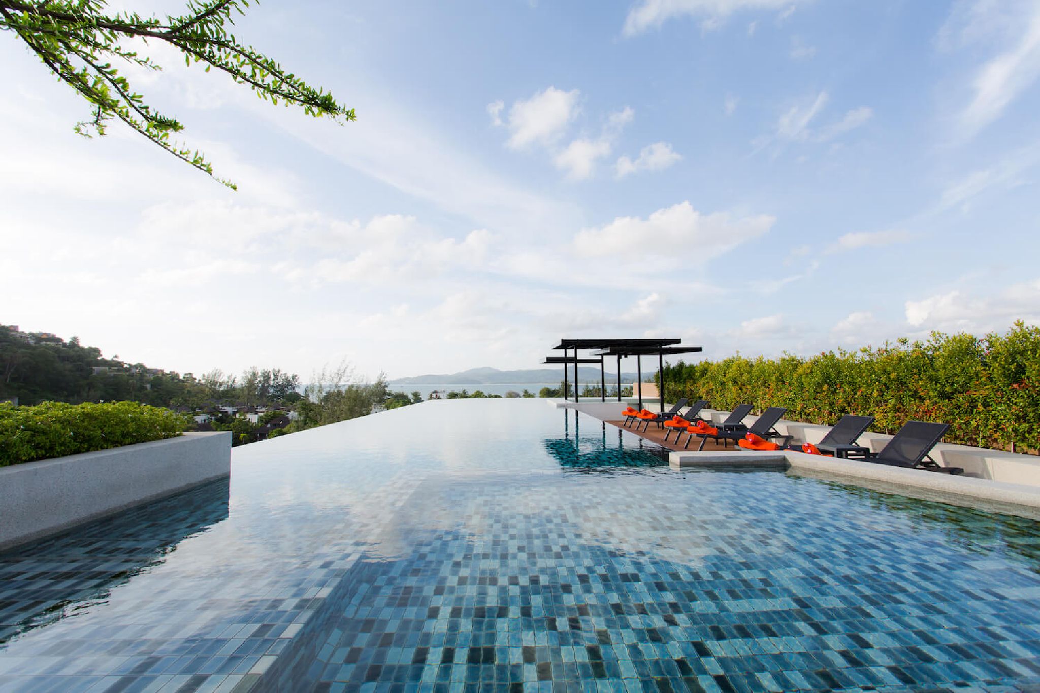 6th Avenue Surin Beach - attēls