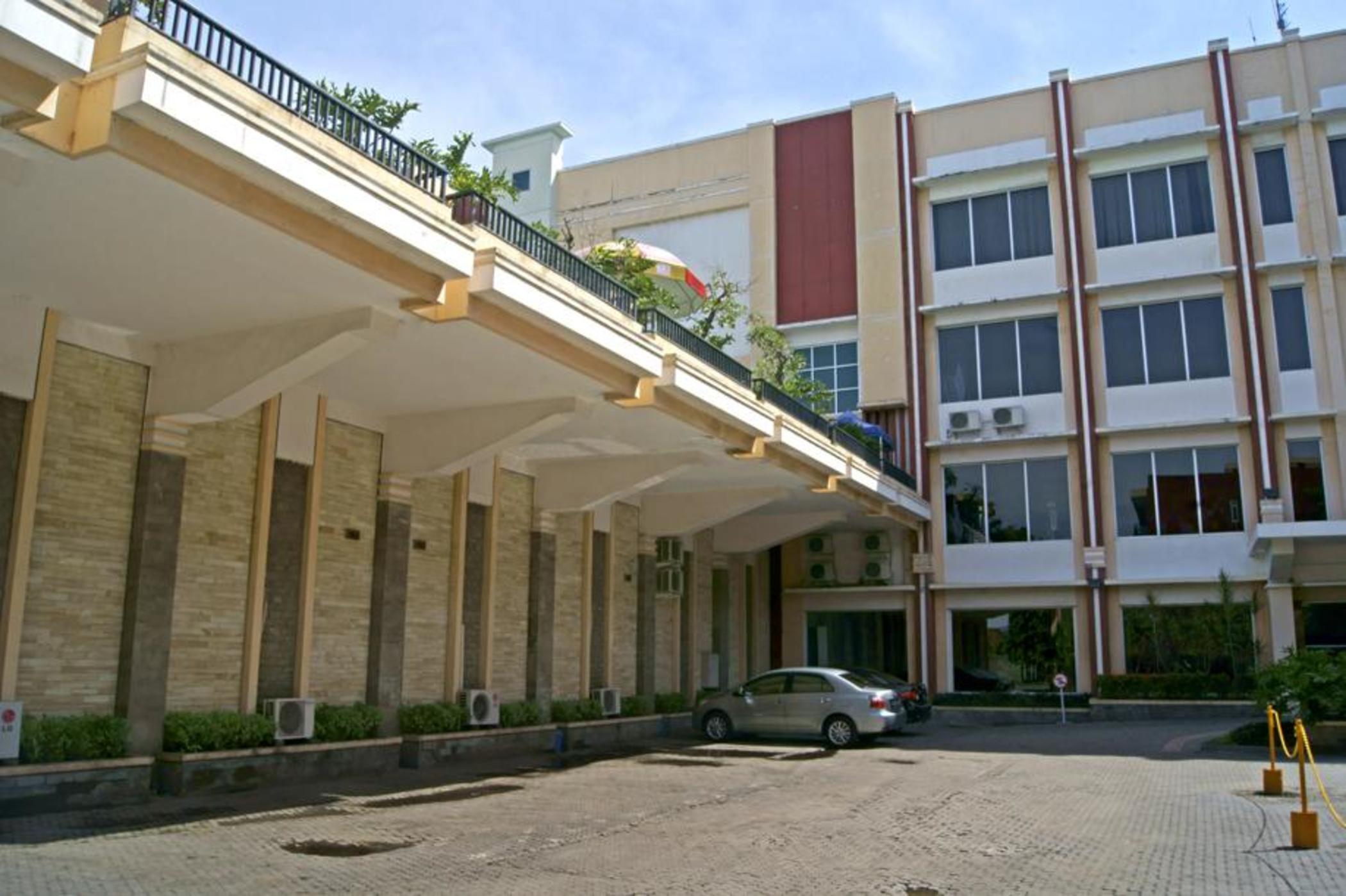Karlita Hotel image