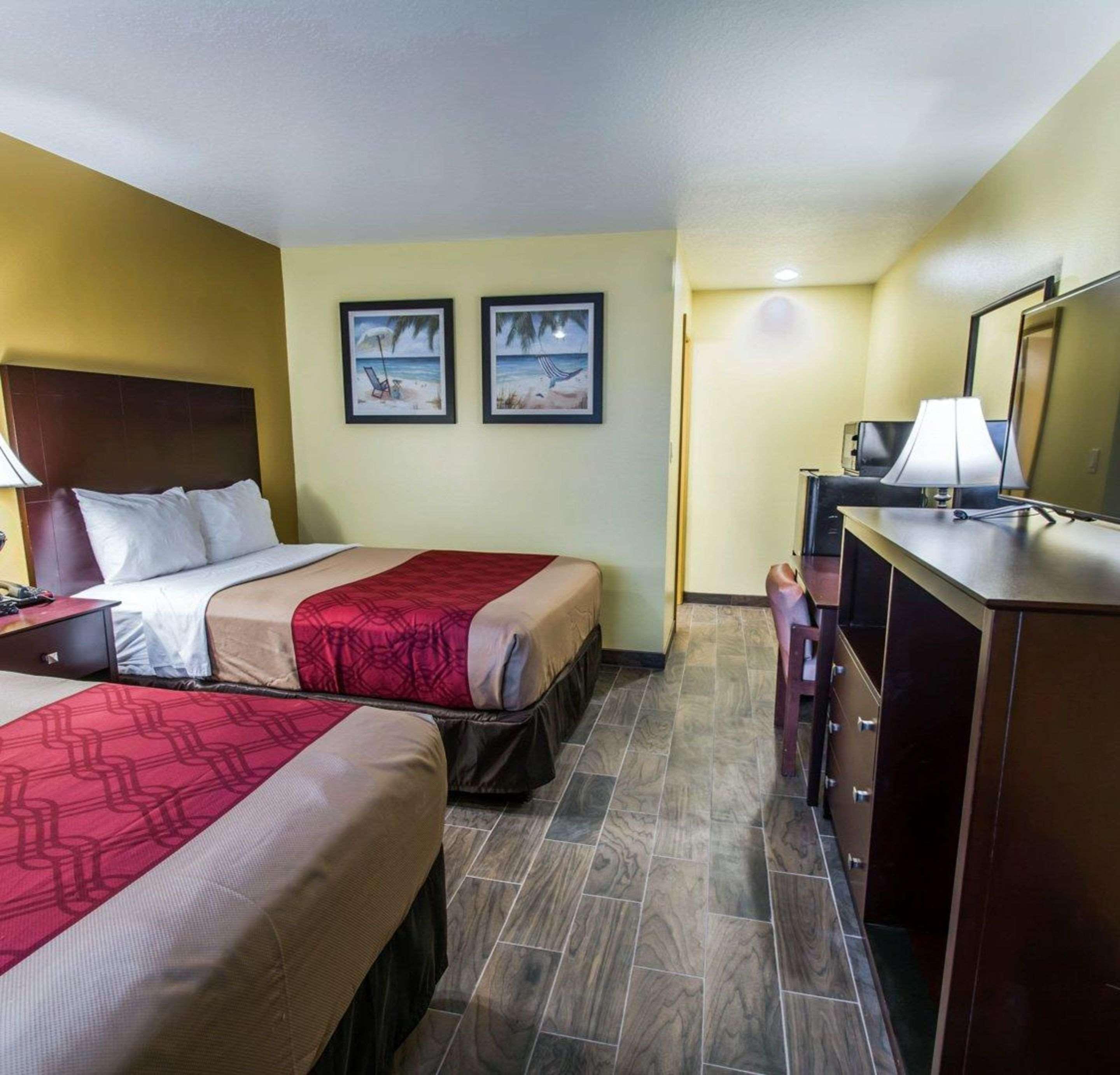 Double room, smokers allowed