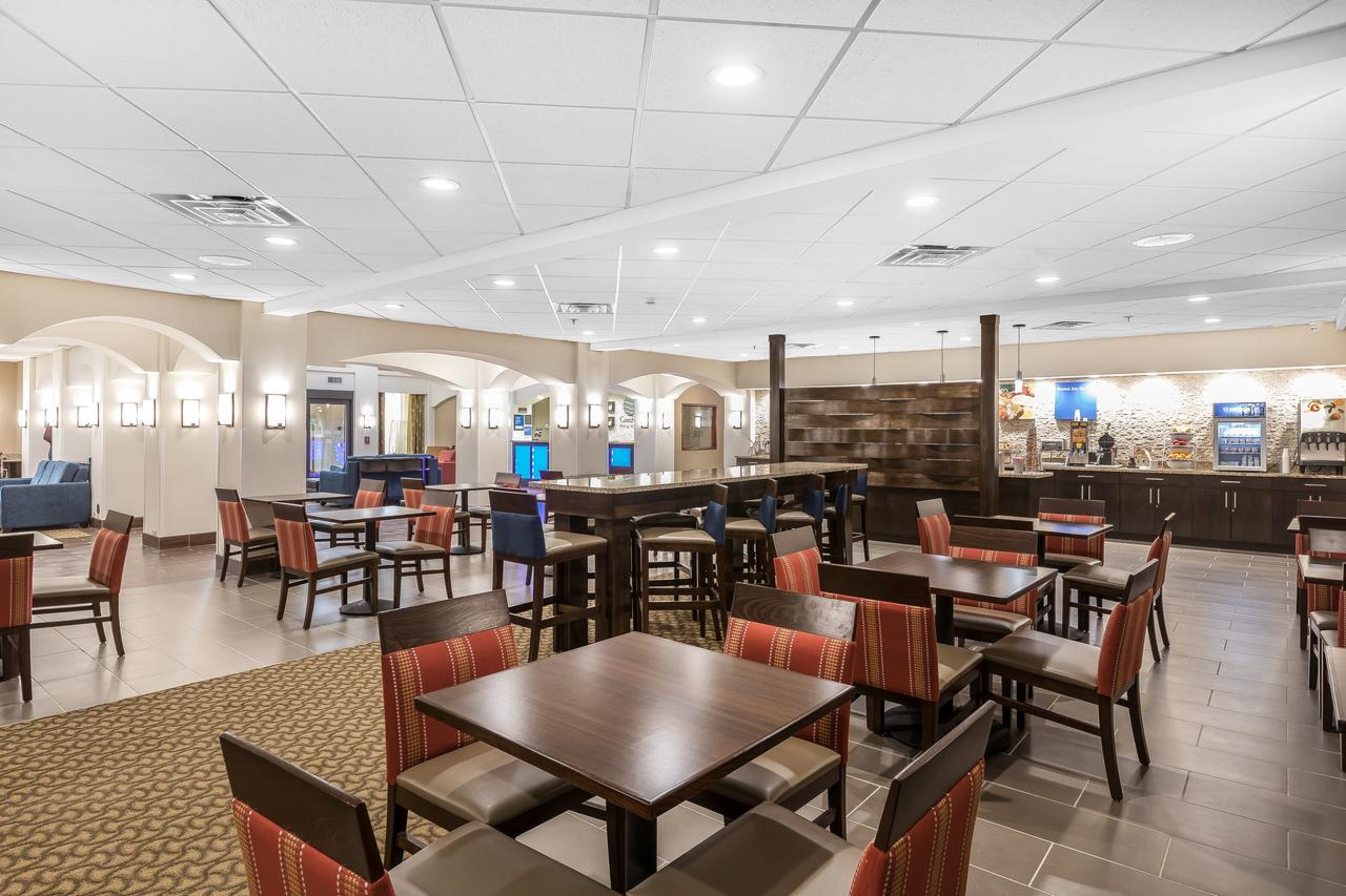 Comfort Inn & Suites Allen Park - Dearborn