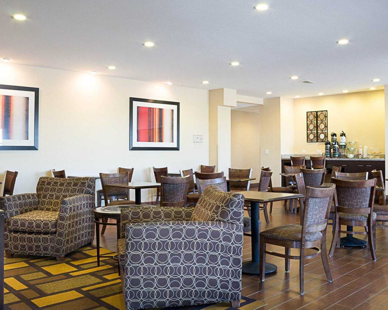Quality Inn & Suites Minot