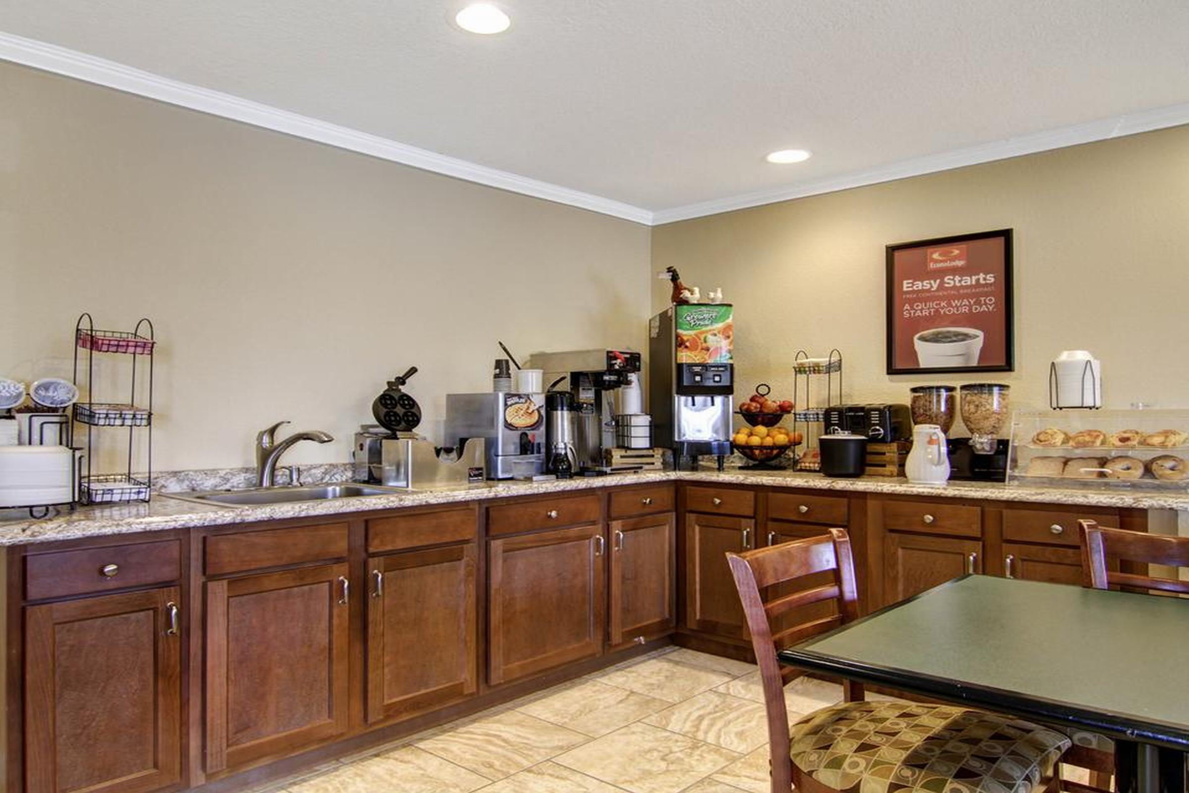 Econo Lodge Inn & Suites Santa Rosa