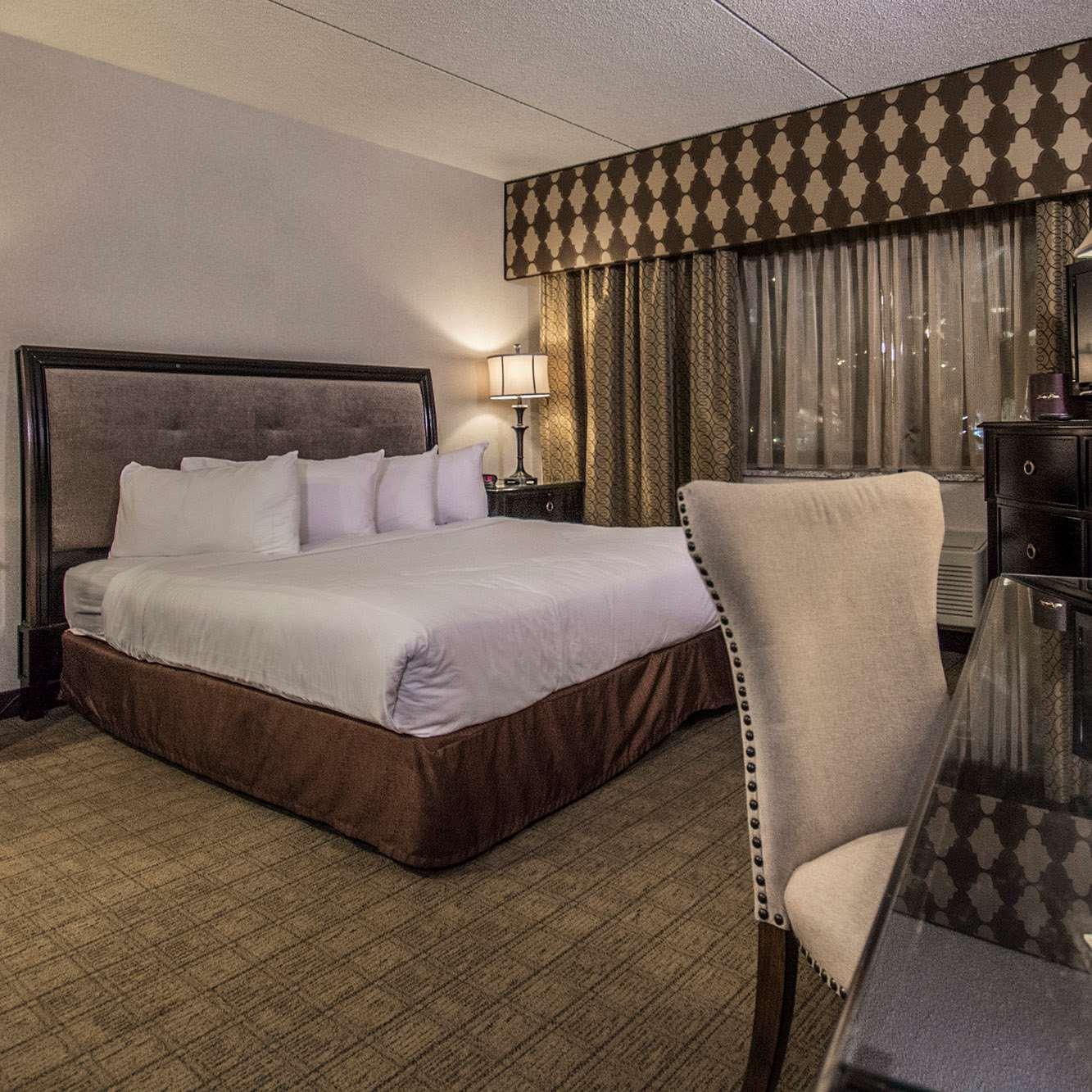 Salvatore's Garden Place Hotel