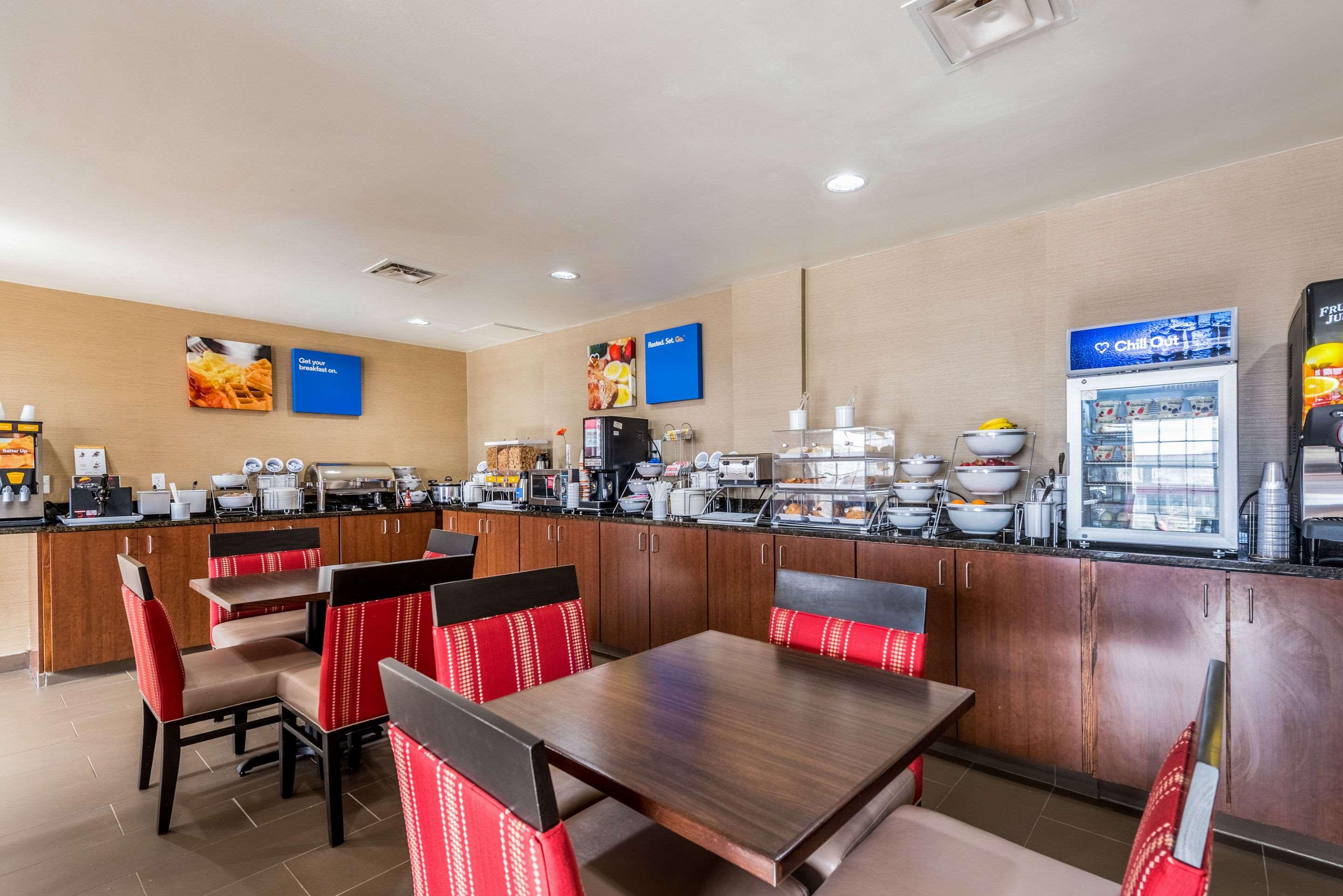 Comfort Inn & Suites Dayton North