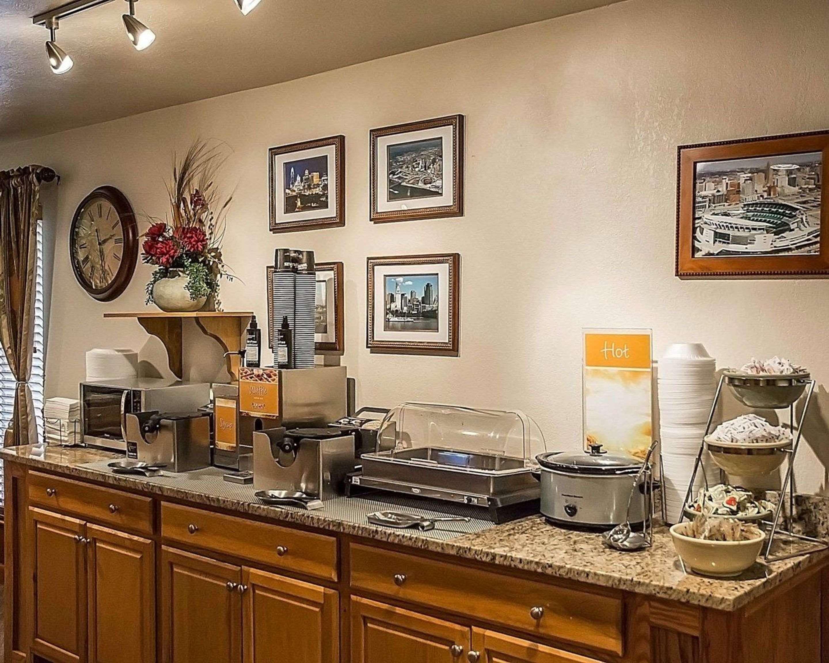 Quality Inn & Suites Cincinnati I-275