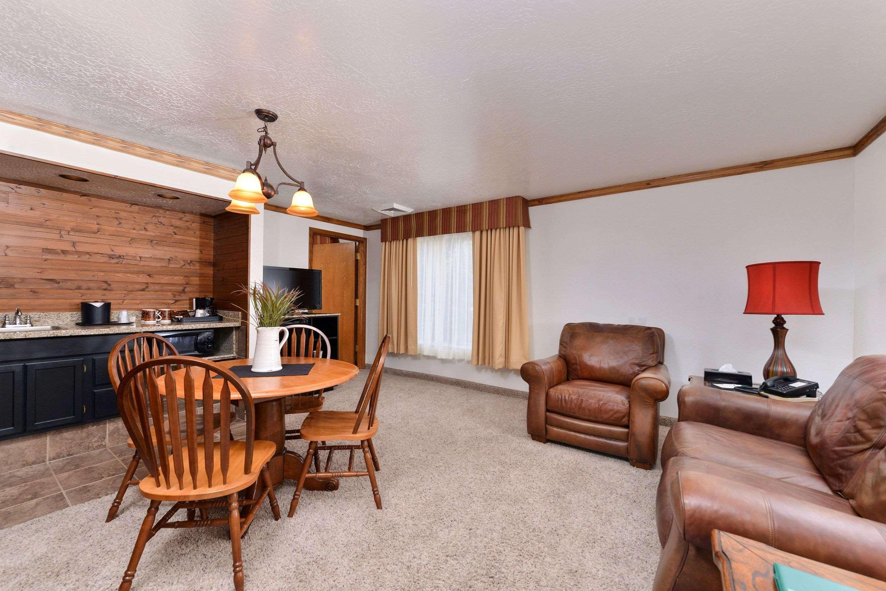 Quality Inn Vernal Near Dinosaur National Monument