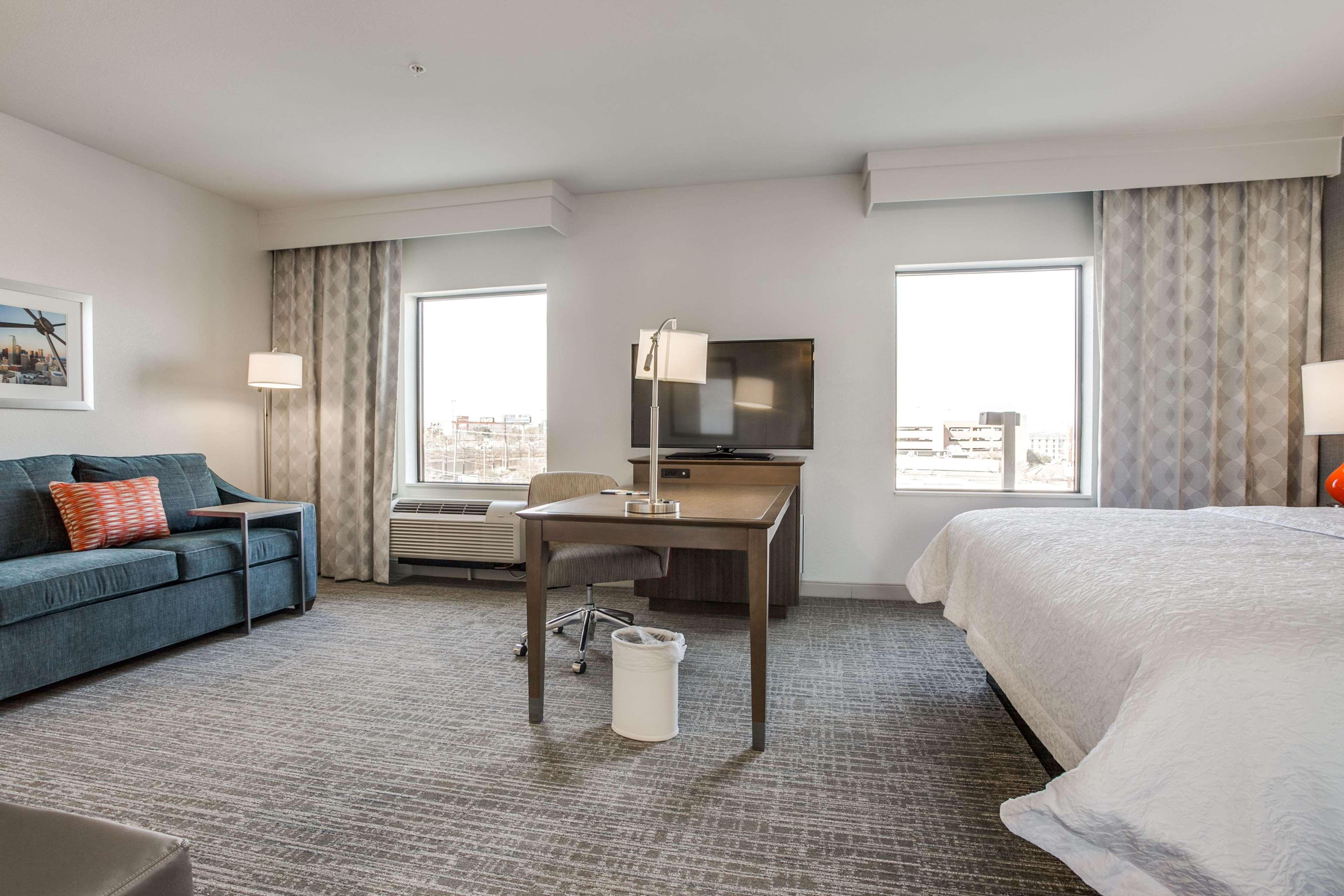 Hampton Inn & Suites Dallas-Central Expy North P
