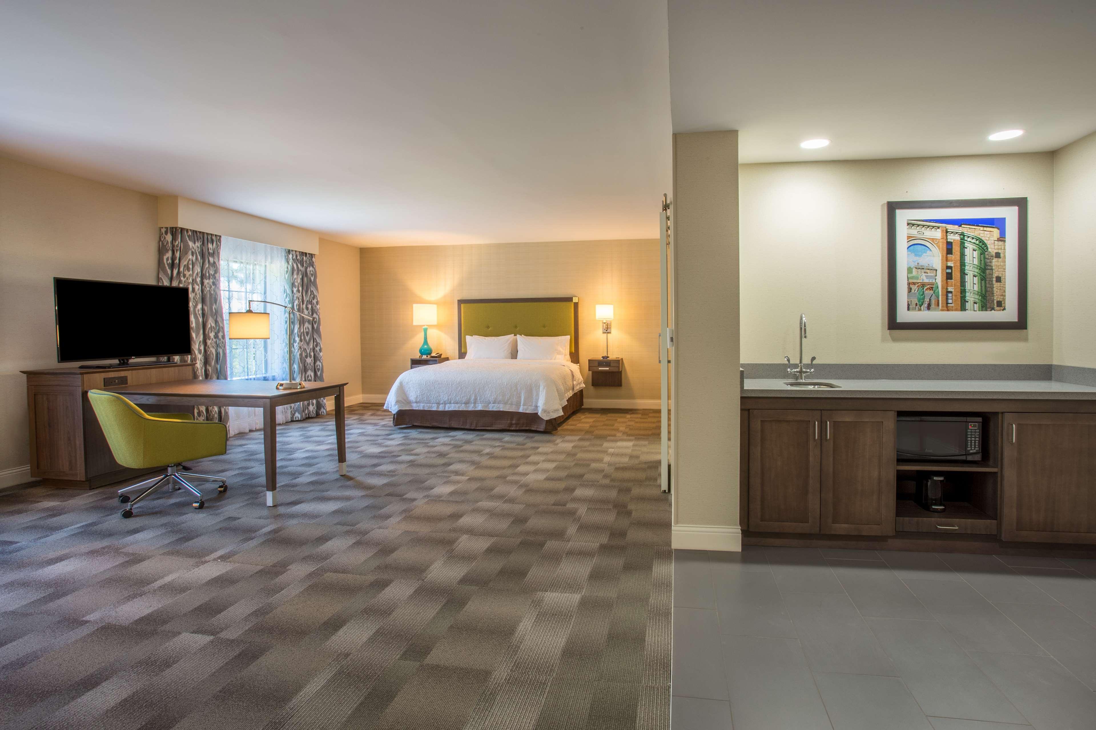 Hampton Inn & Suites Yonkers - Westchester