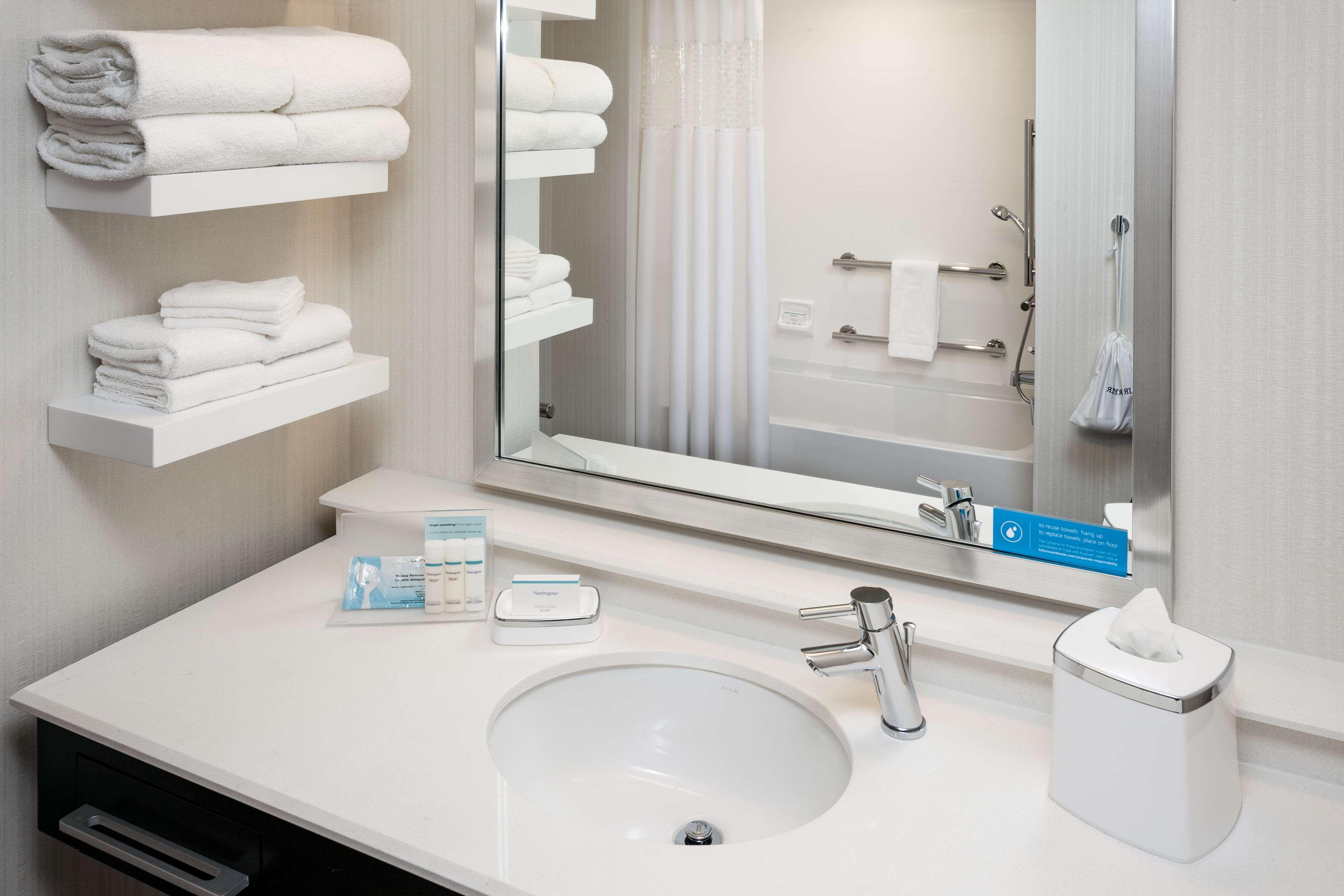 Hampton Inn & Suites Seattle/Northgate, WA