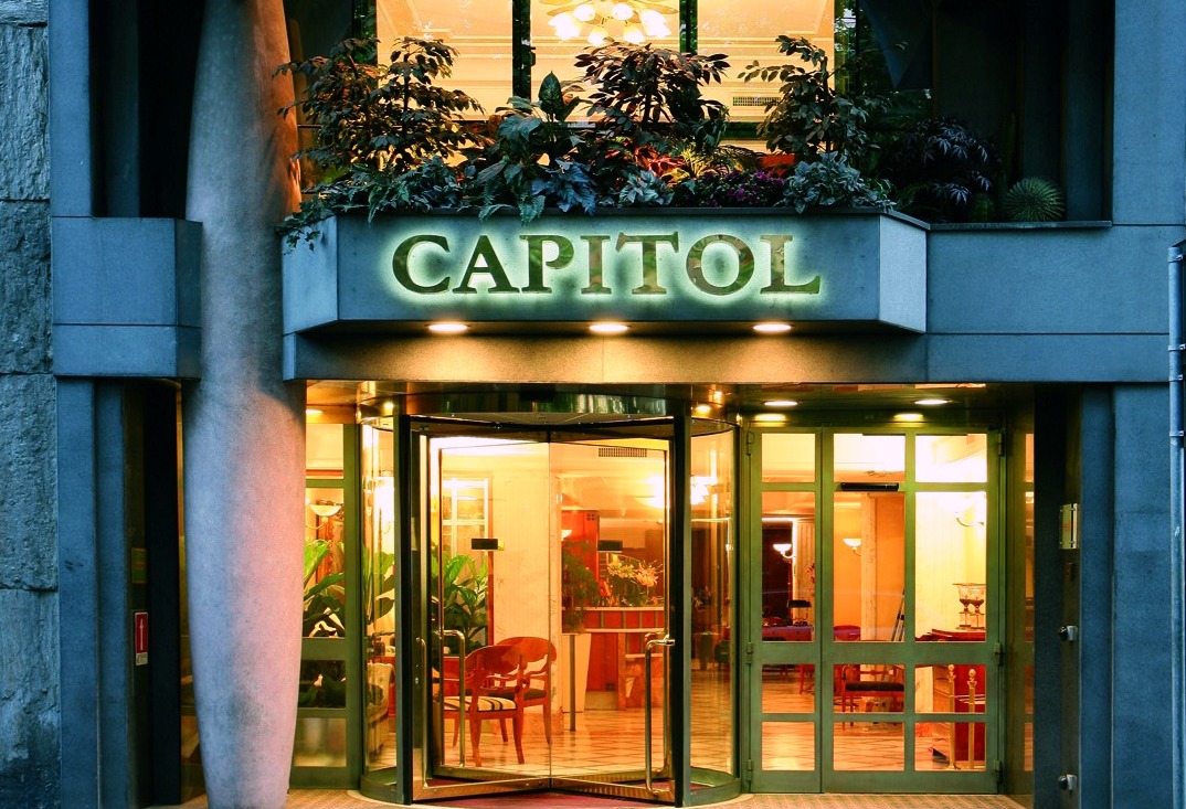 Hotel Capitol - photo