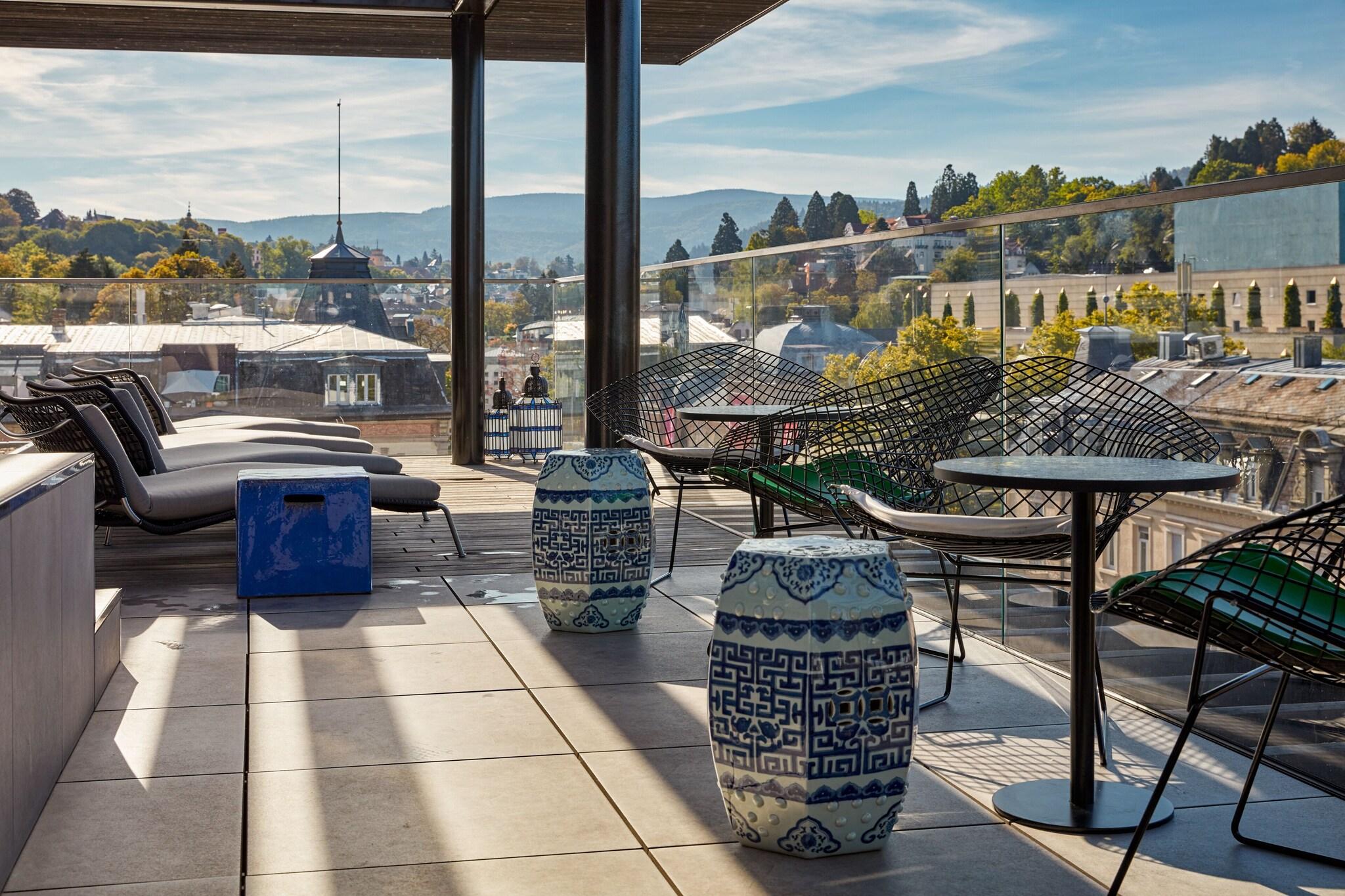 Roomers Baden-Baden, Autograph Collection by null