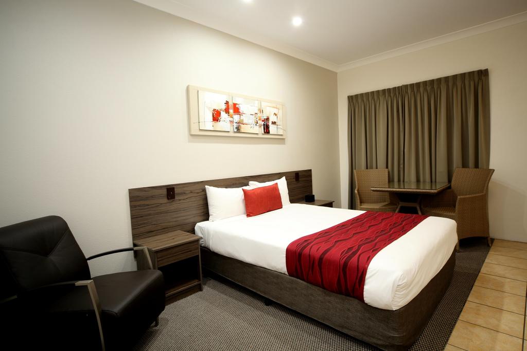 Midlander Motor Inn