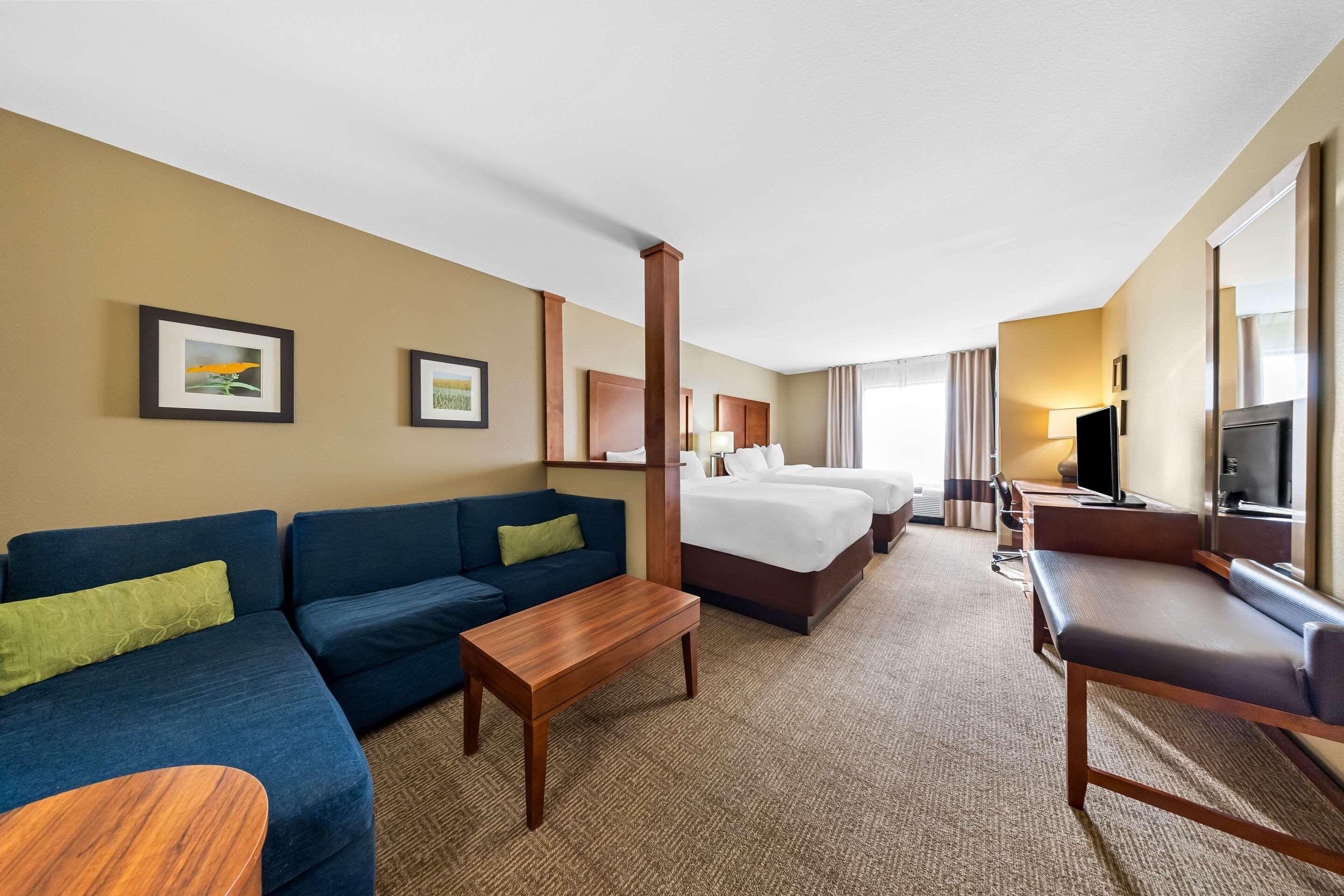 Comfort Inn & Suites West  Medical Center