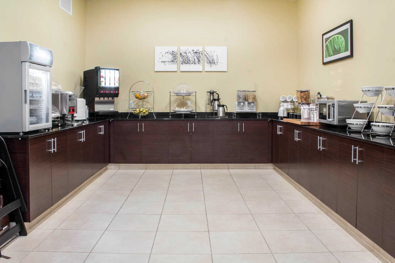 MainStay Suites University