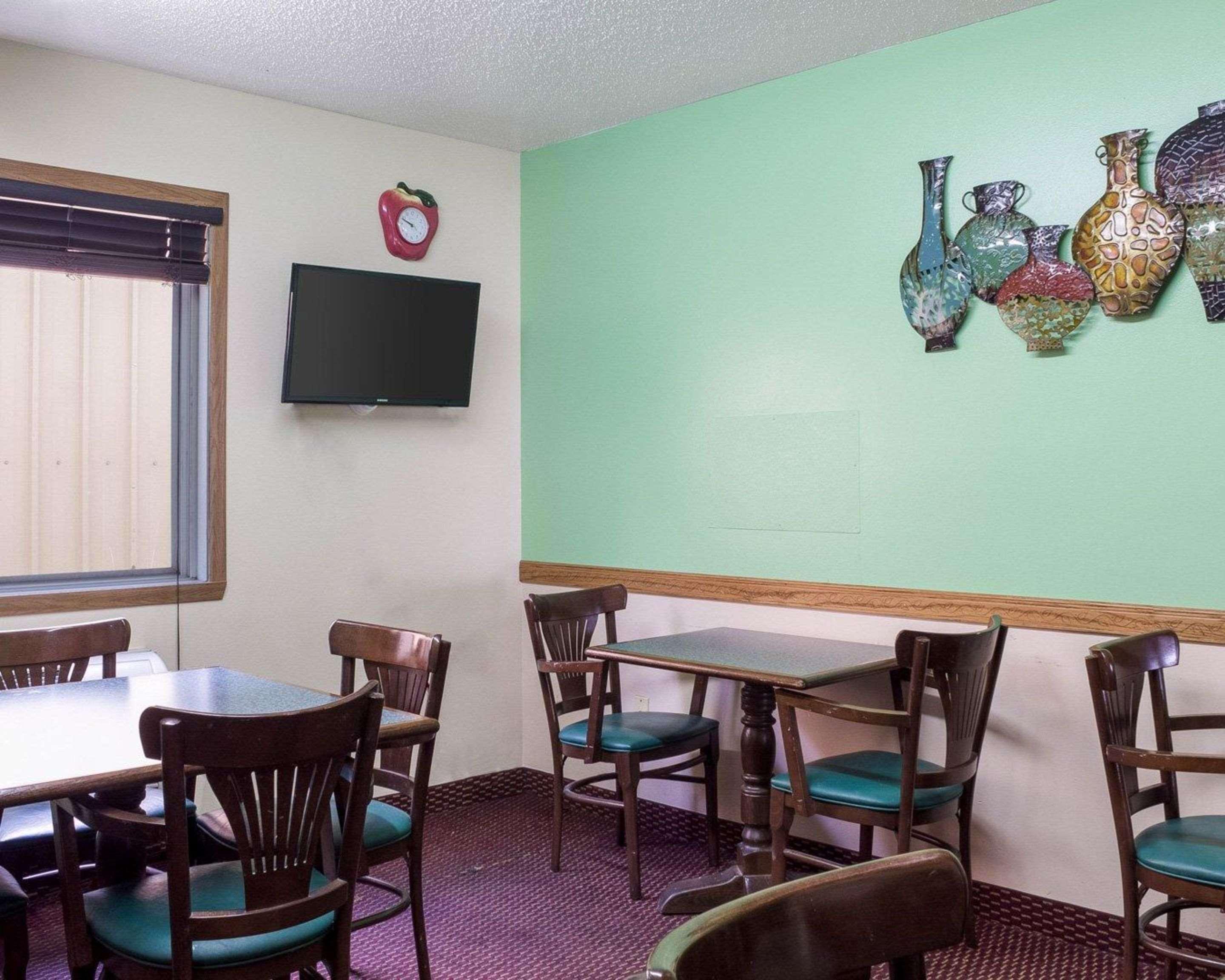 Rodeway Inn West Fargo