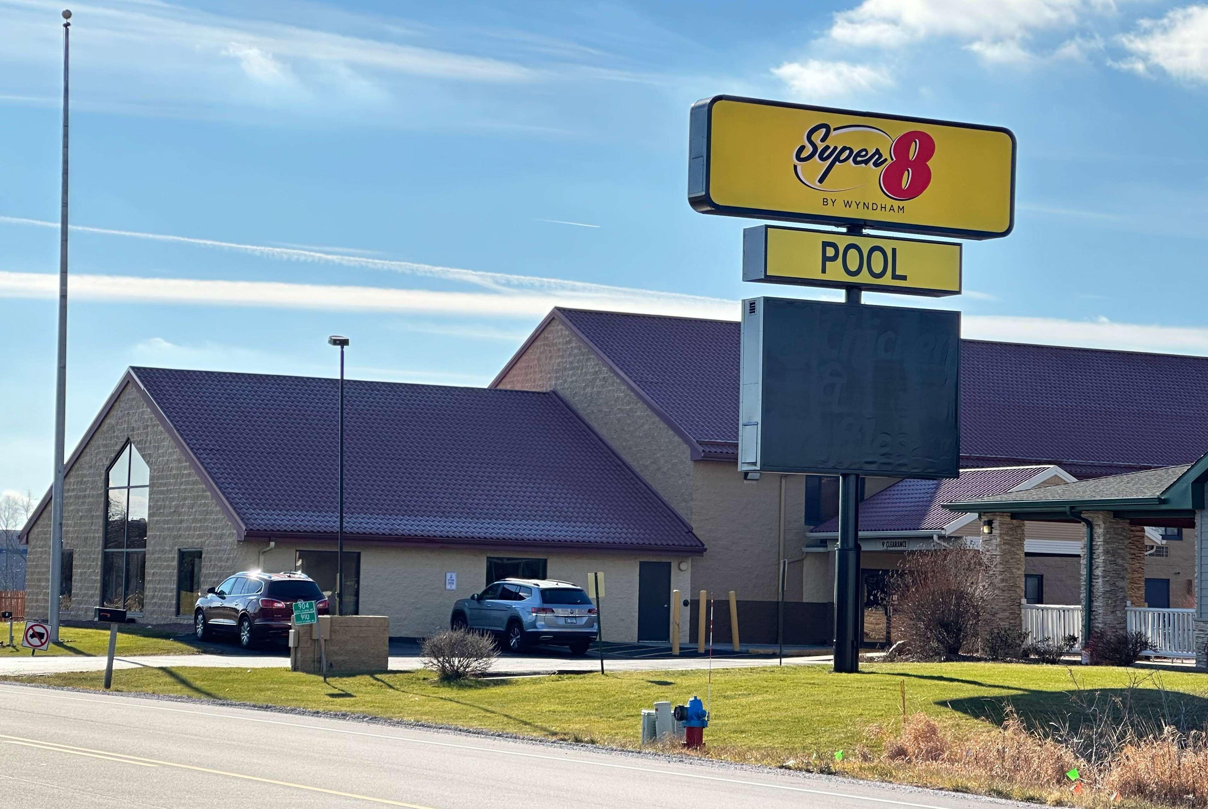 Super 8 By Wyndham Sturtevant/Racine