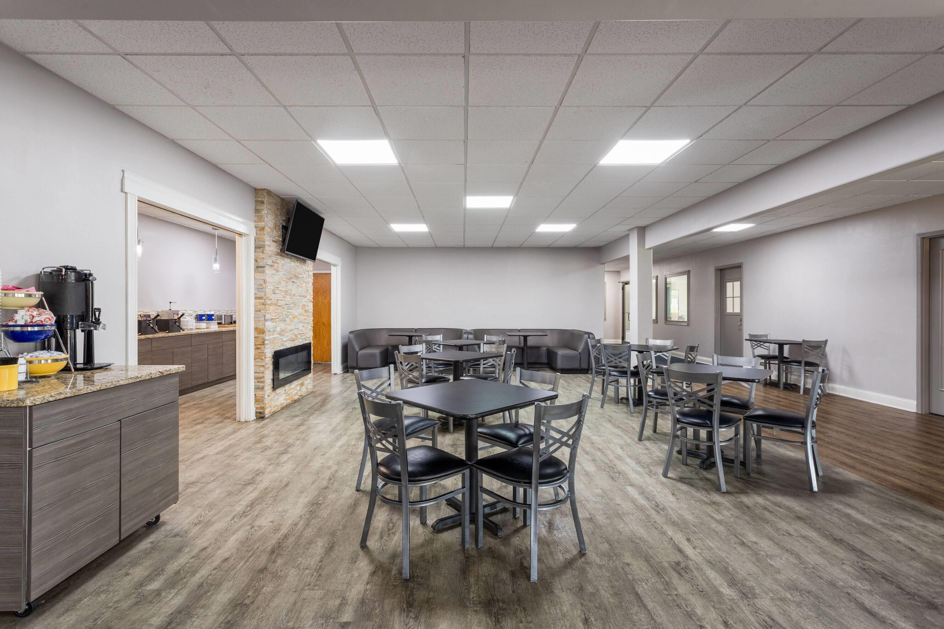 Days Inn And Suites By Wyndham Hammond In