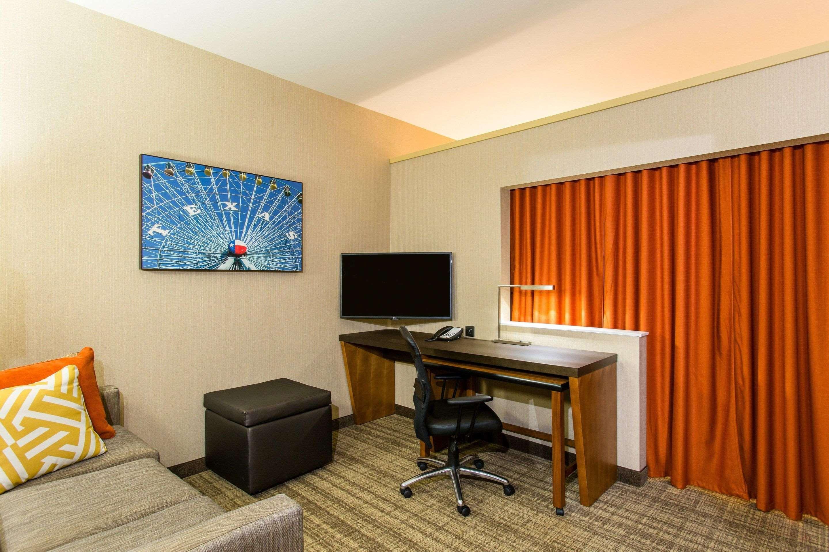 Cambria Hotel & Suites PlanoFrisco