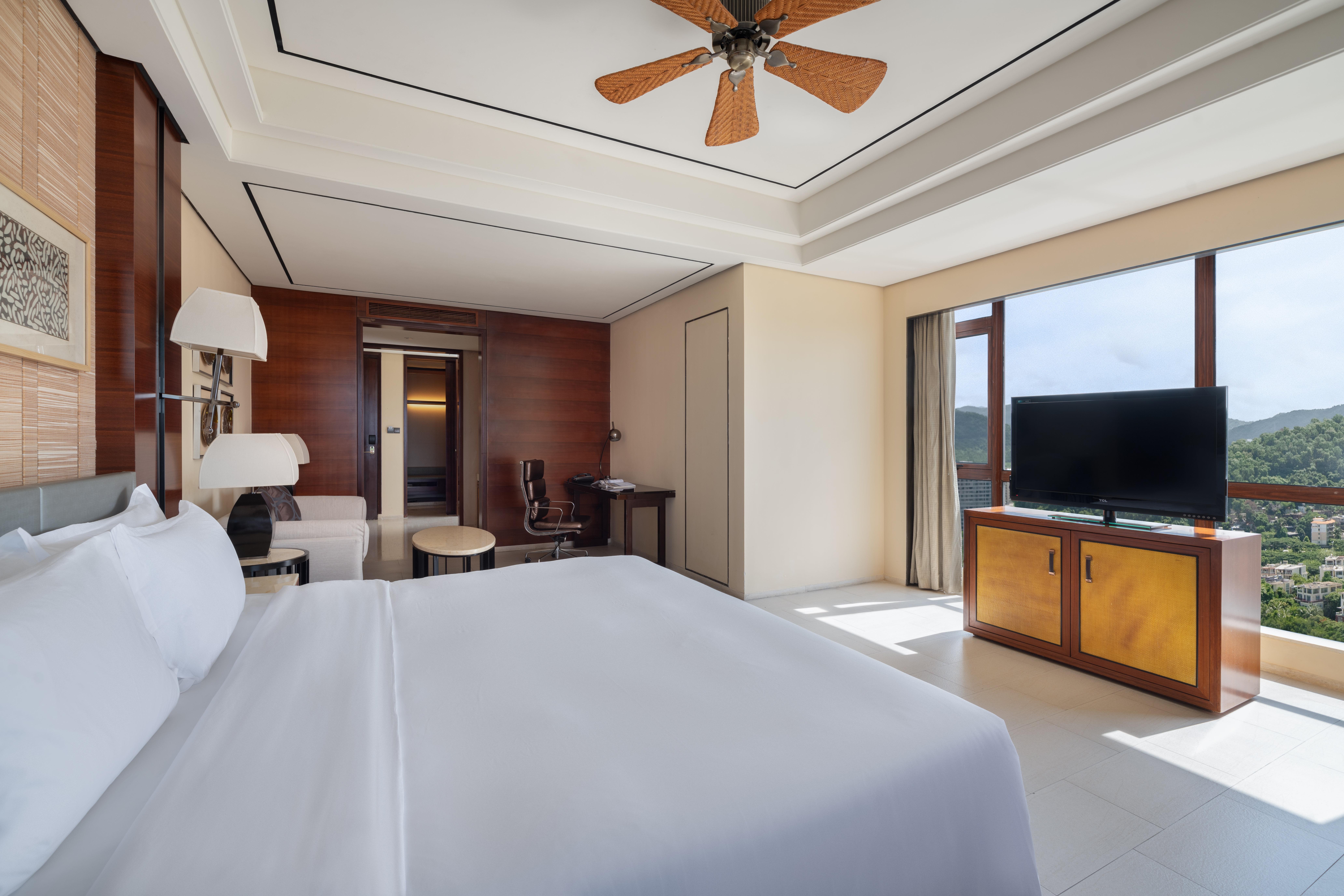 Crowne Plaza Sanya City Center