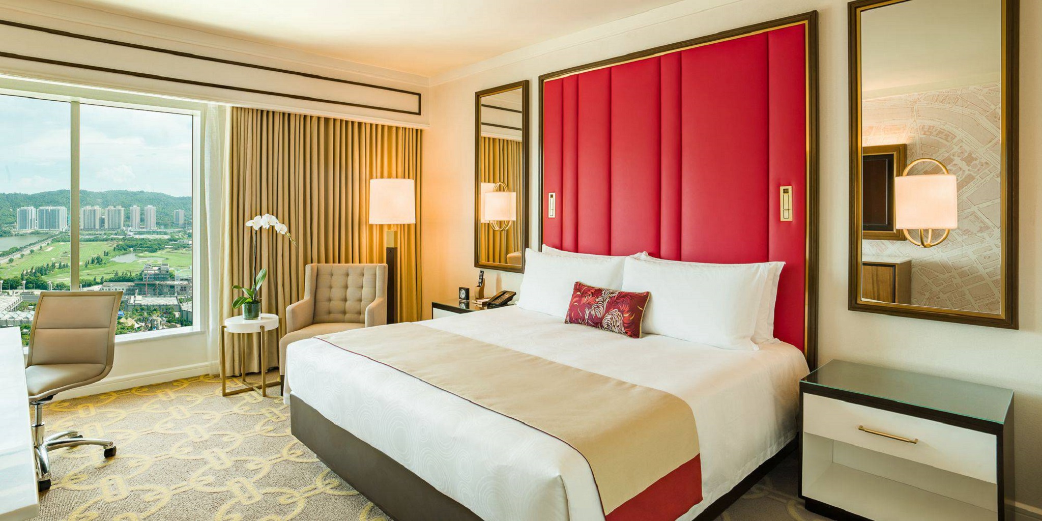 The Parisian by null