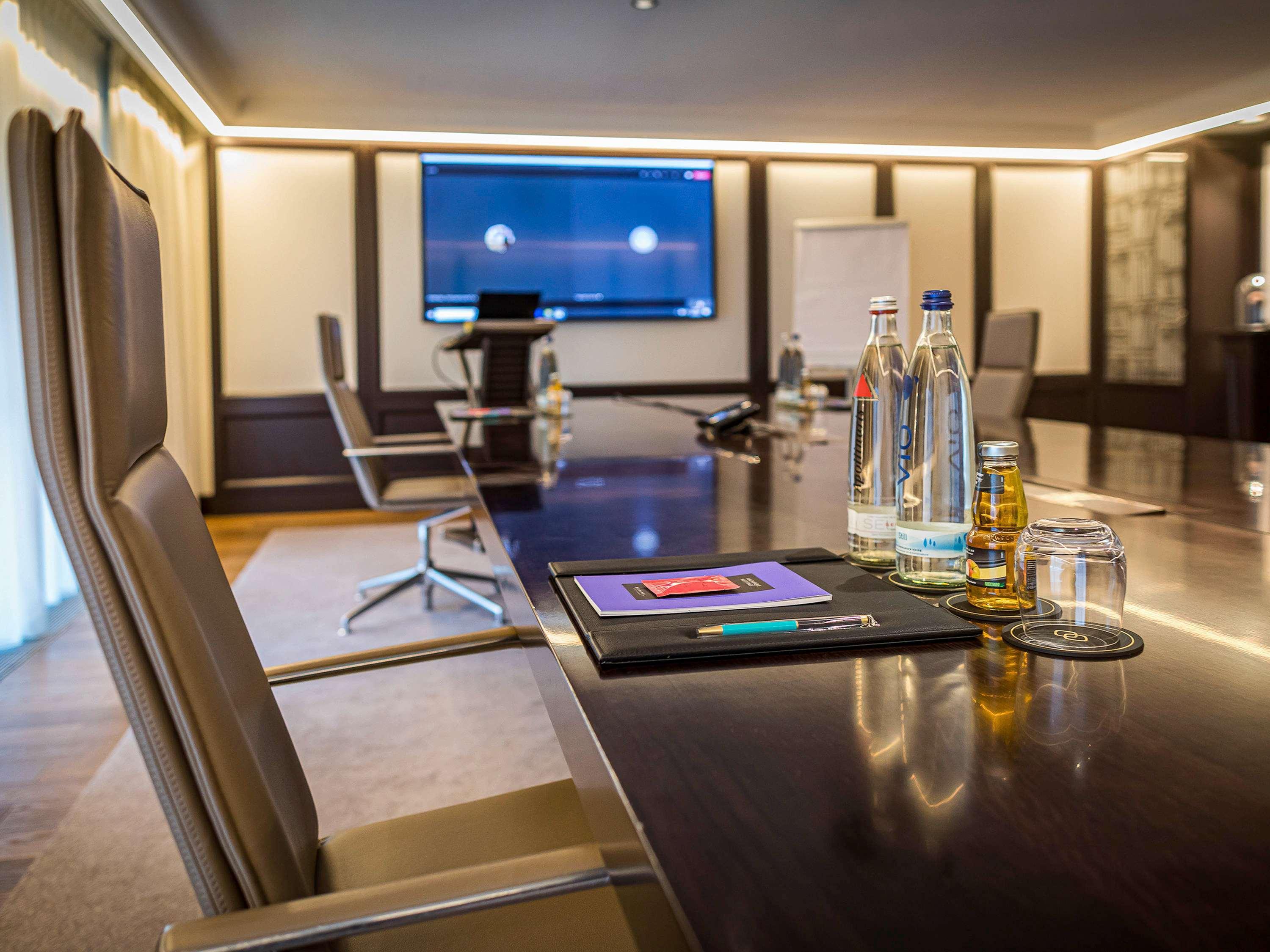 Sofitel Frankfurt Opera by null