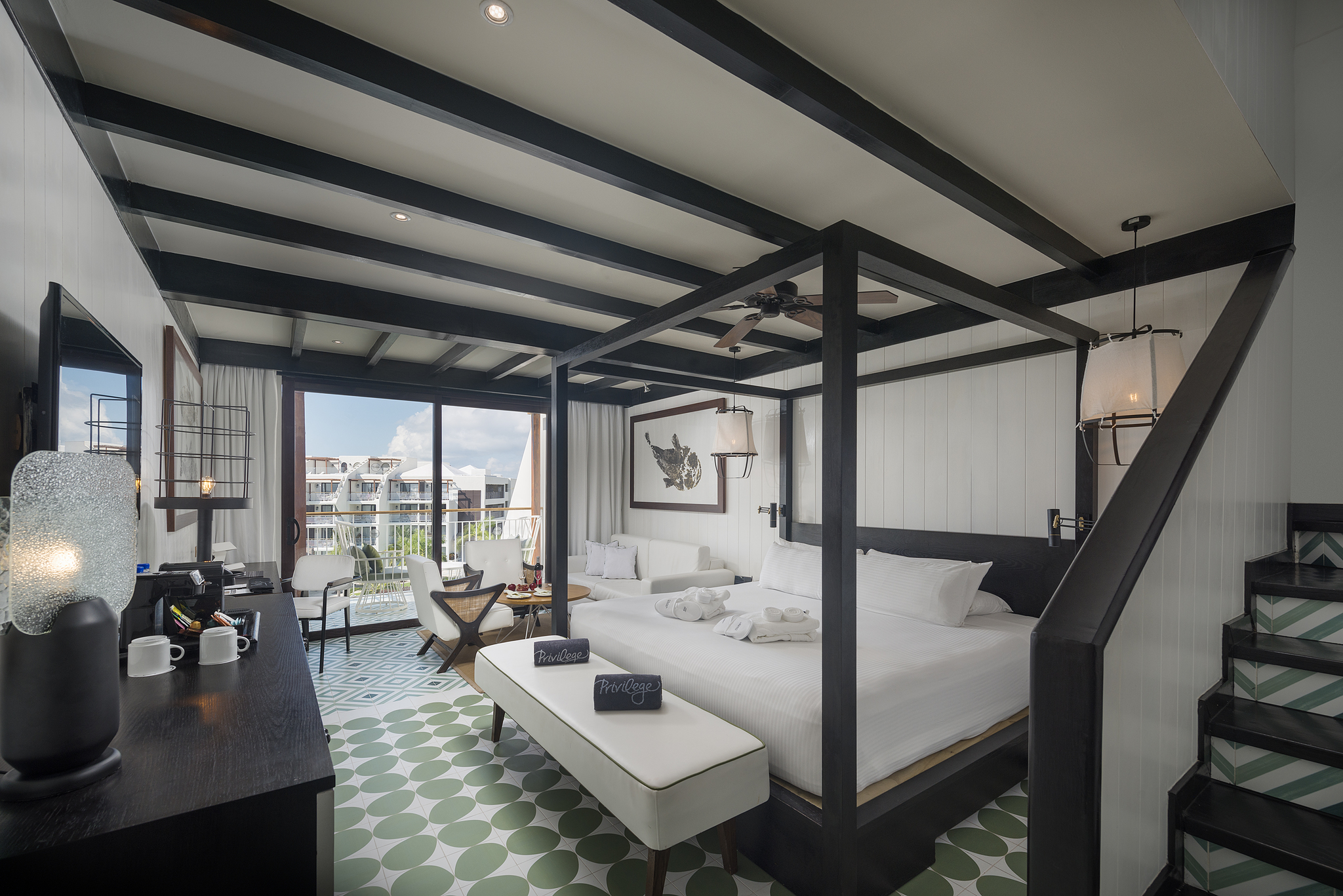 Suite, deluxe, junior, vue sur la piscine