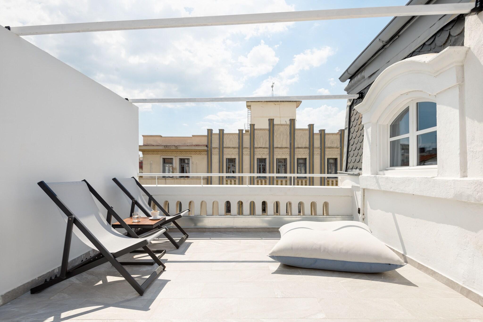 COLORS Urban Hotel by null