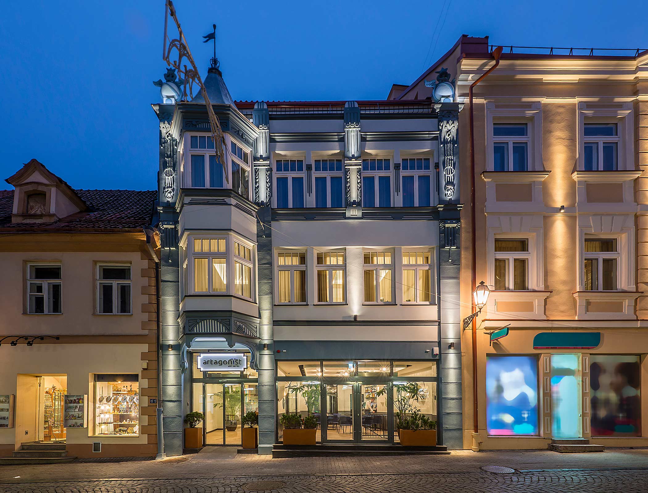 Artagonist hotel by null