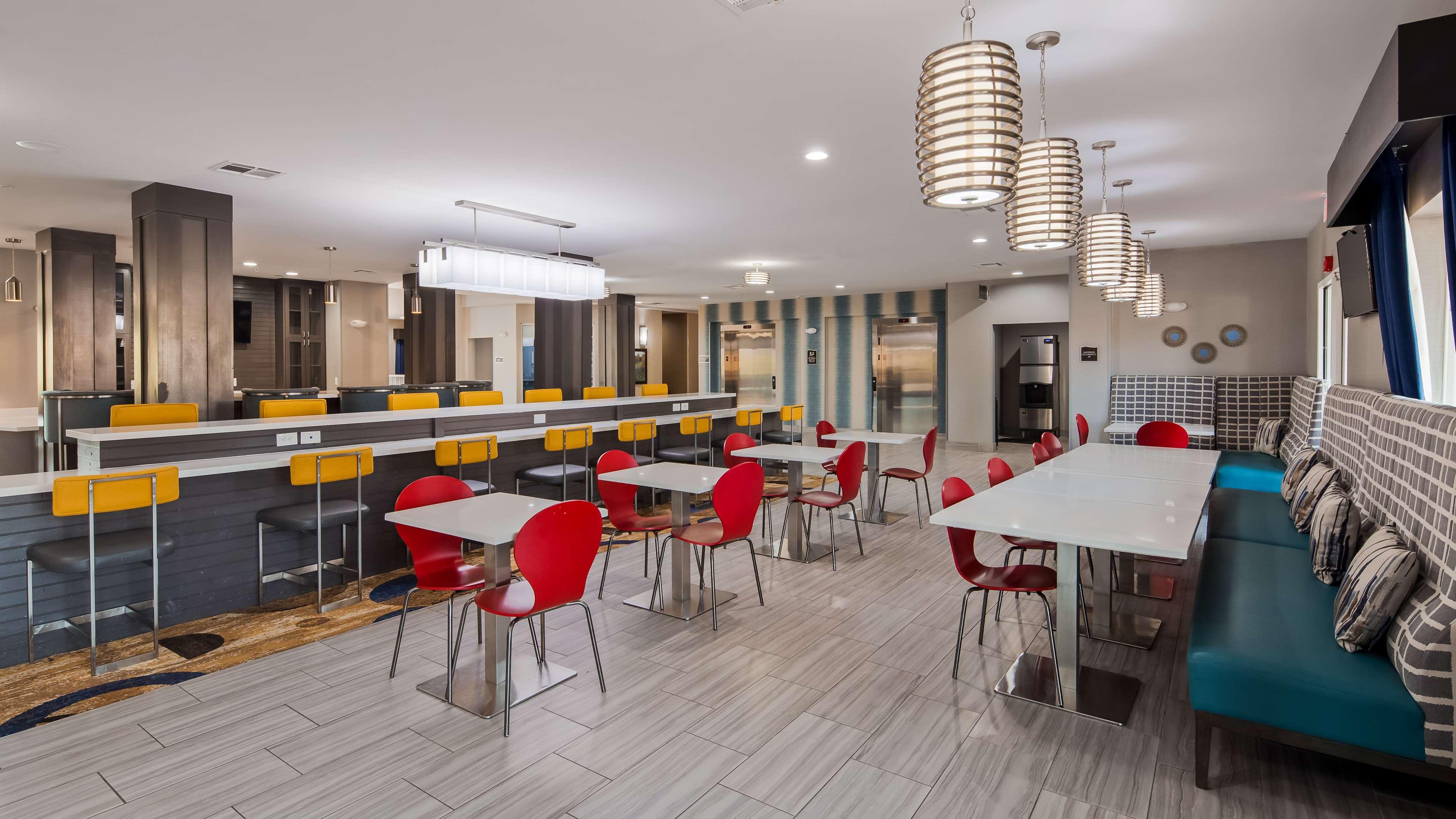 Best Western Plus Airport Inn