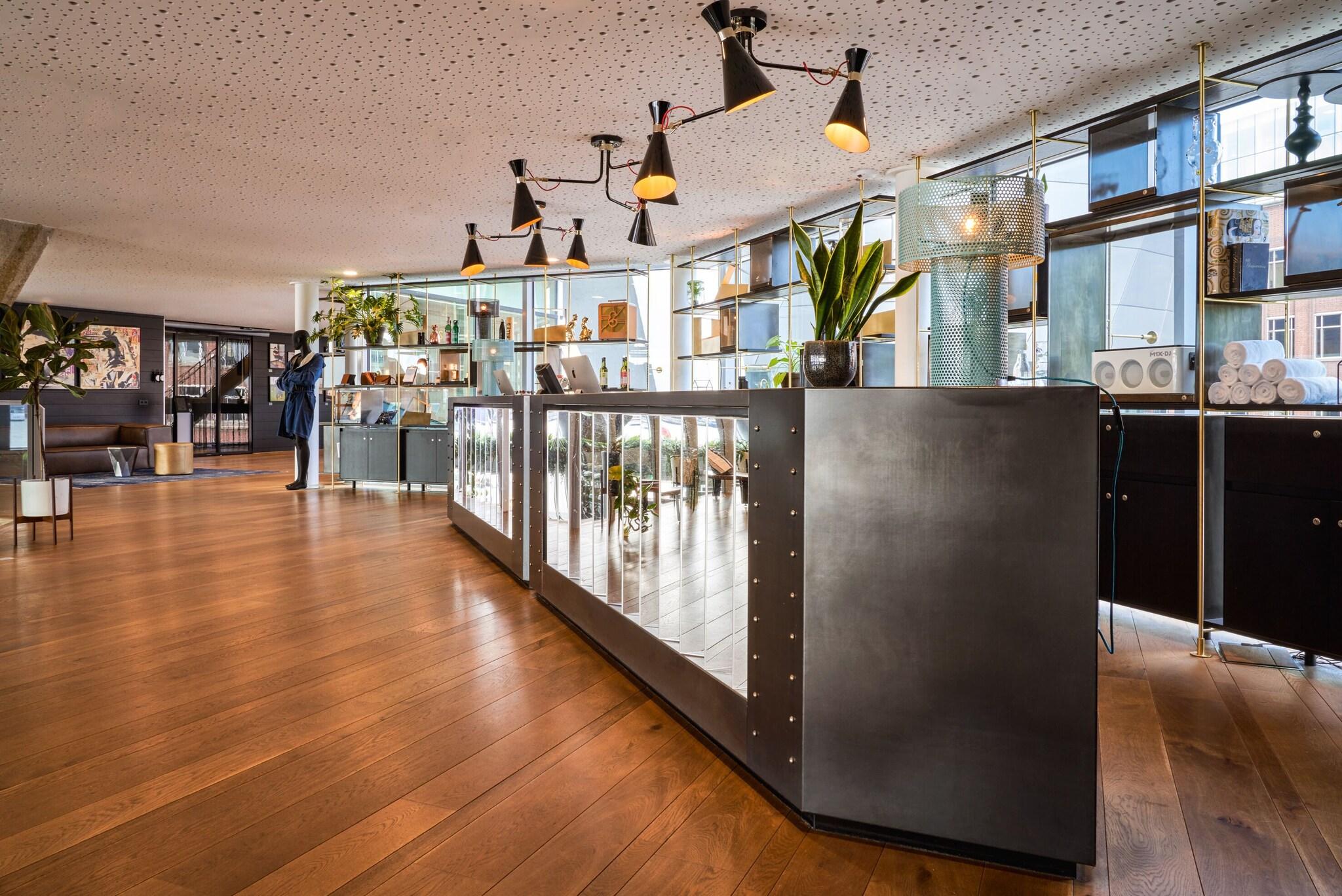Sir Adam Hotel by null