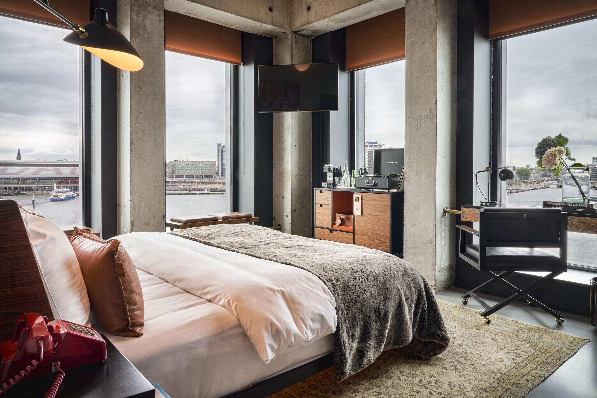Sir Adam Hotel by null