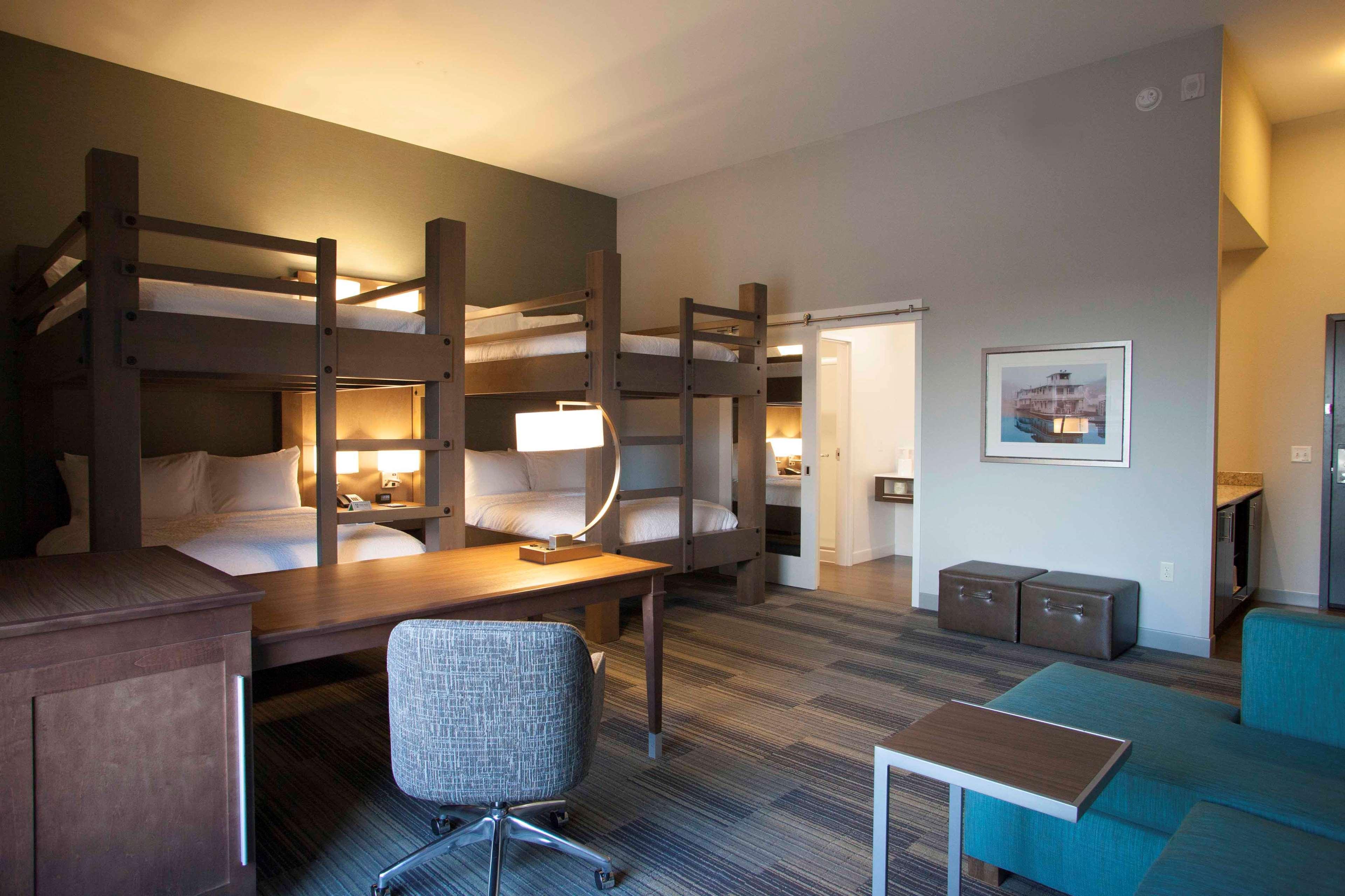 Hampton Inn & Suites St. Paul Downtown