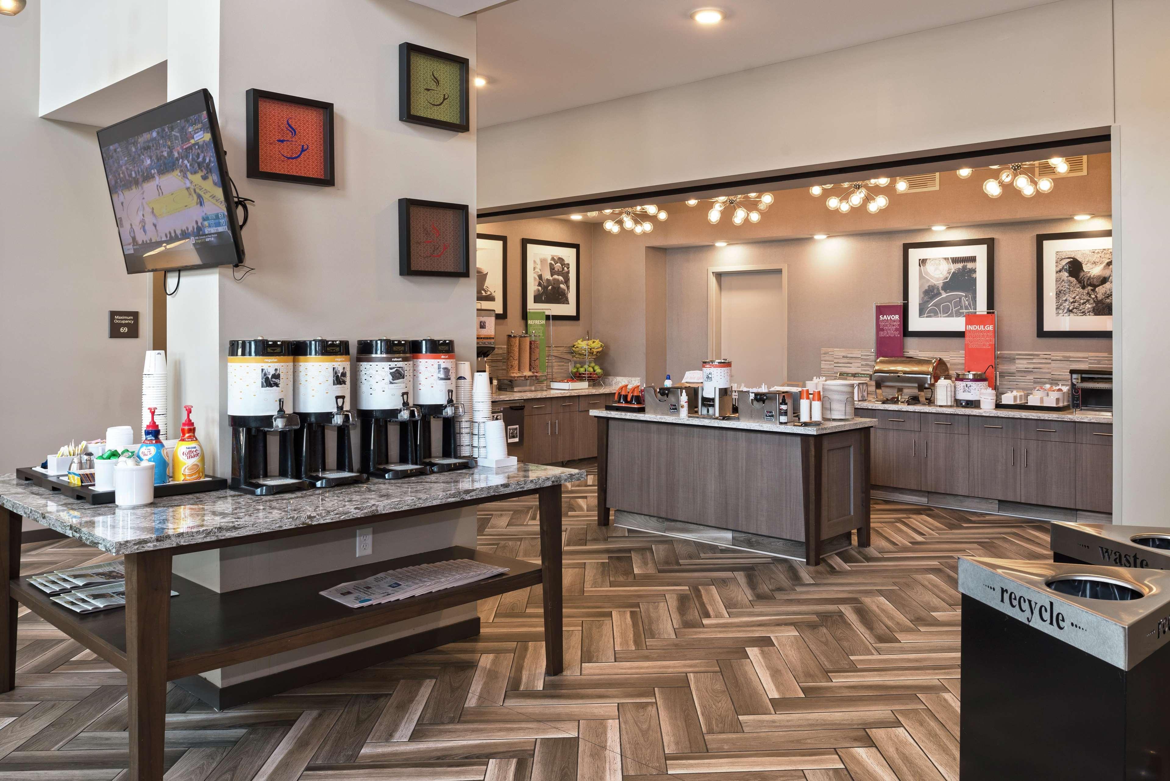 Hampton Inn & Suites Minneapolis University Area