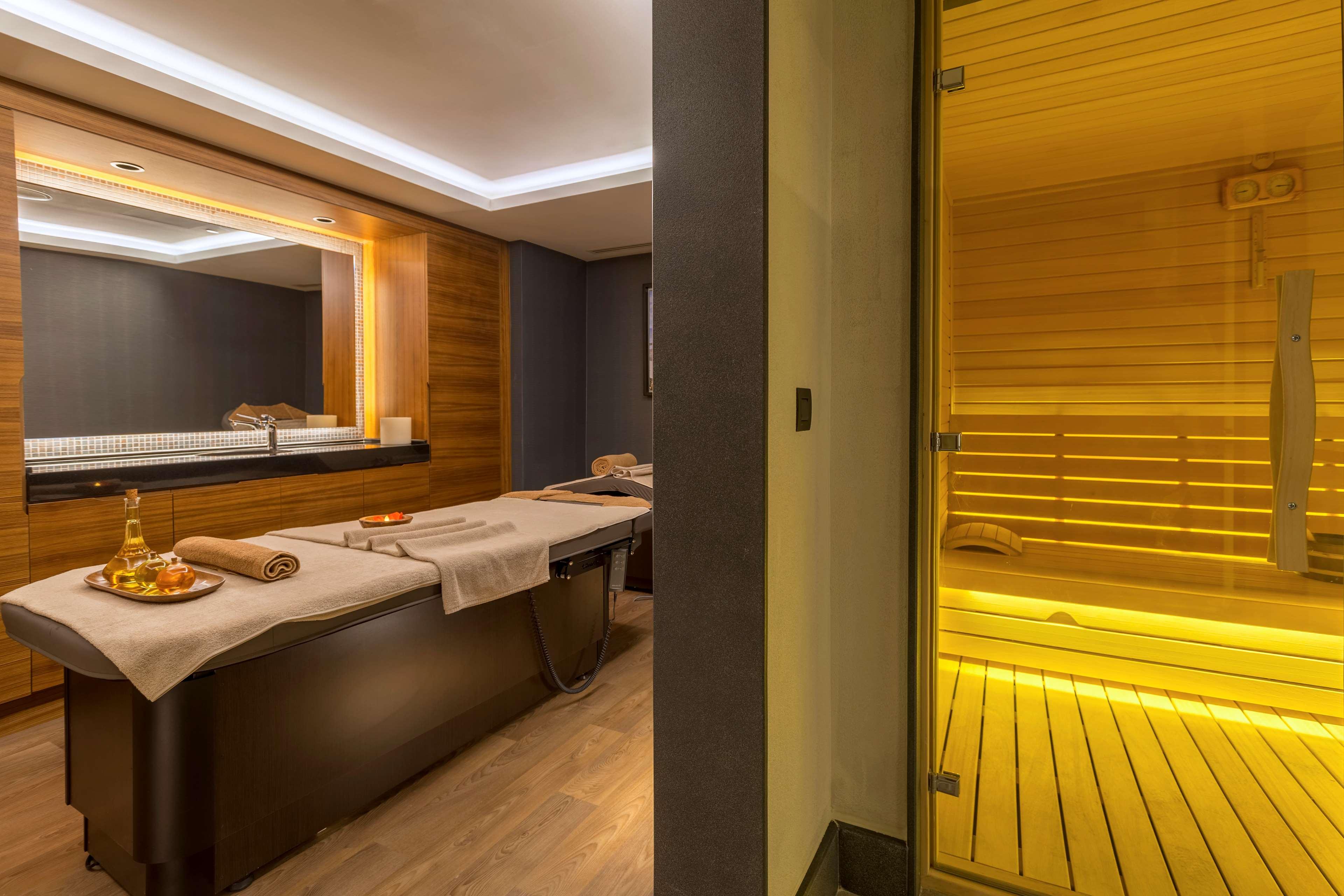 Golden Tulip Istanbul Bayrampasa (Halal Concept)