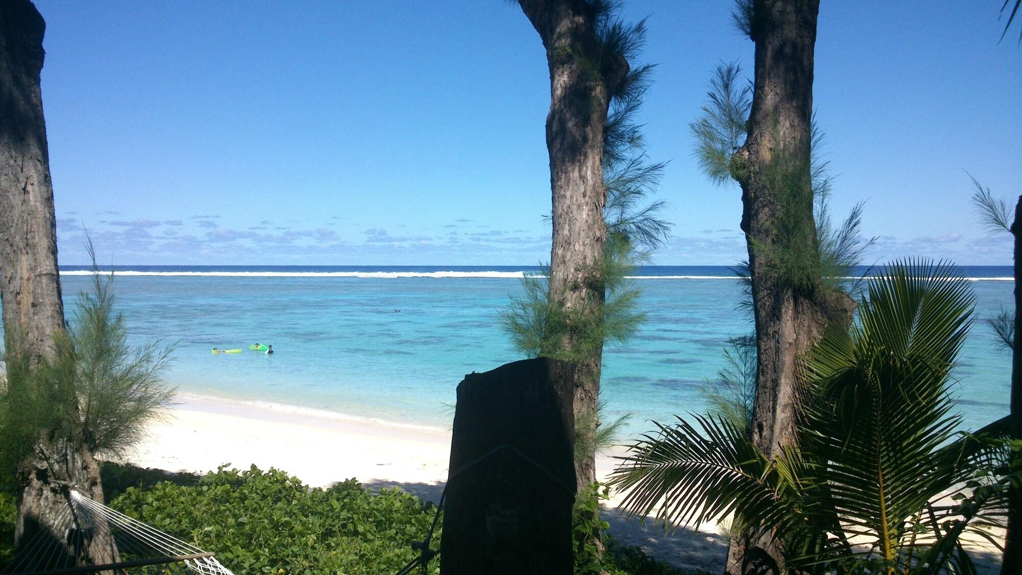 Aro'a Beachside Resort by null