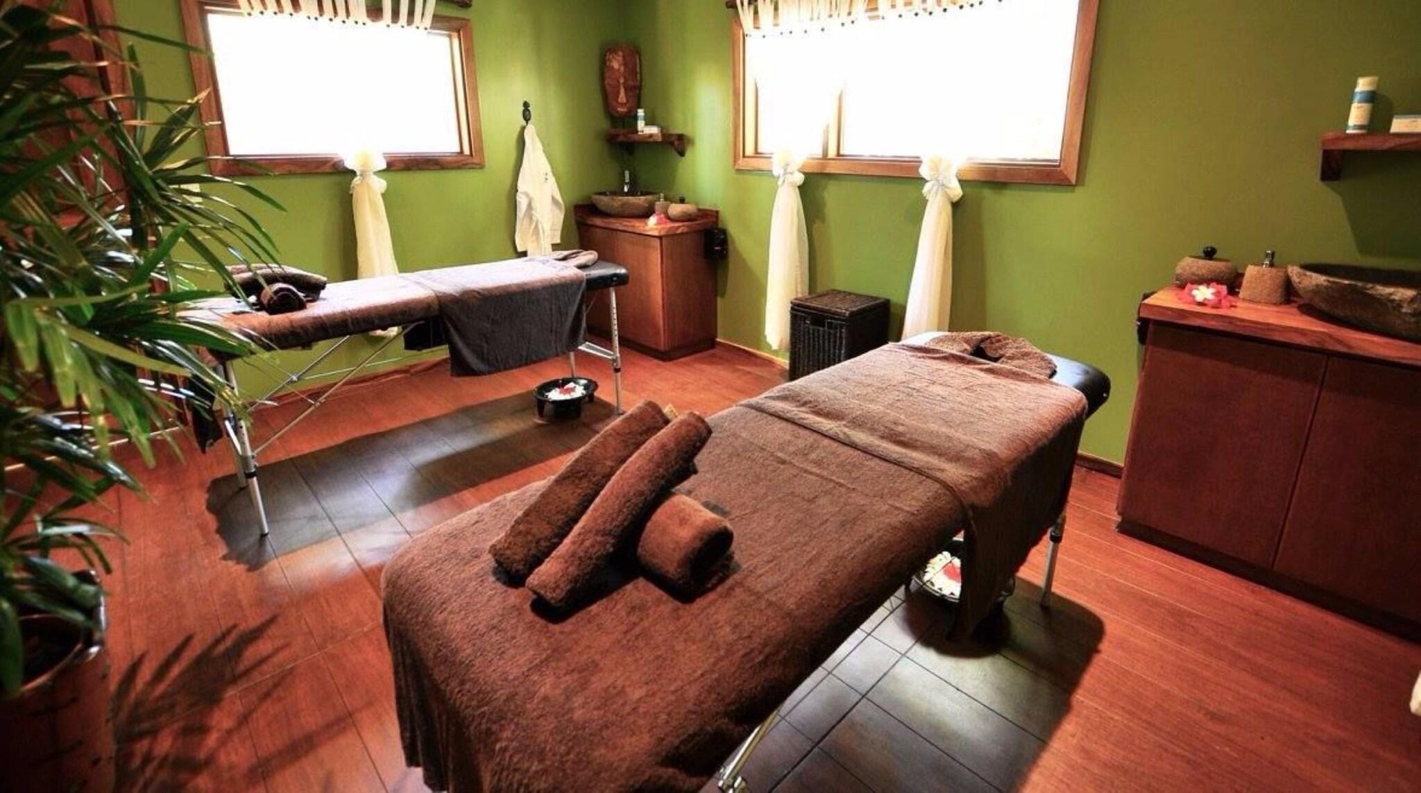 Paradise Cove Resort by null