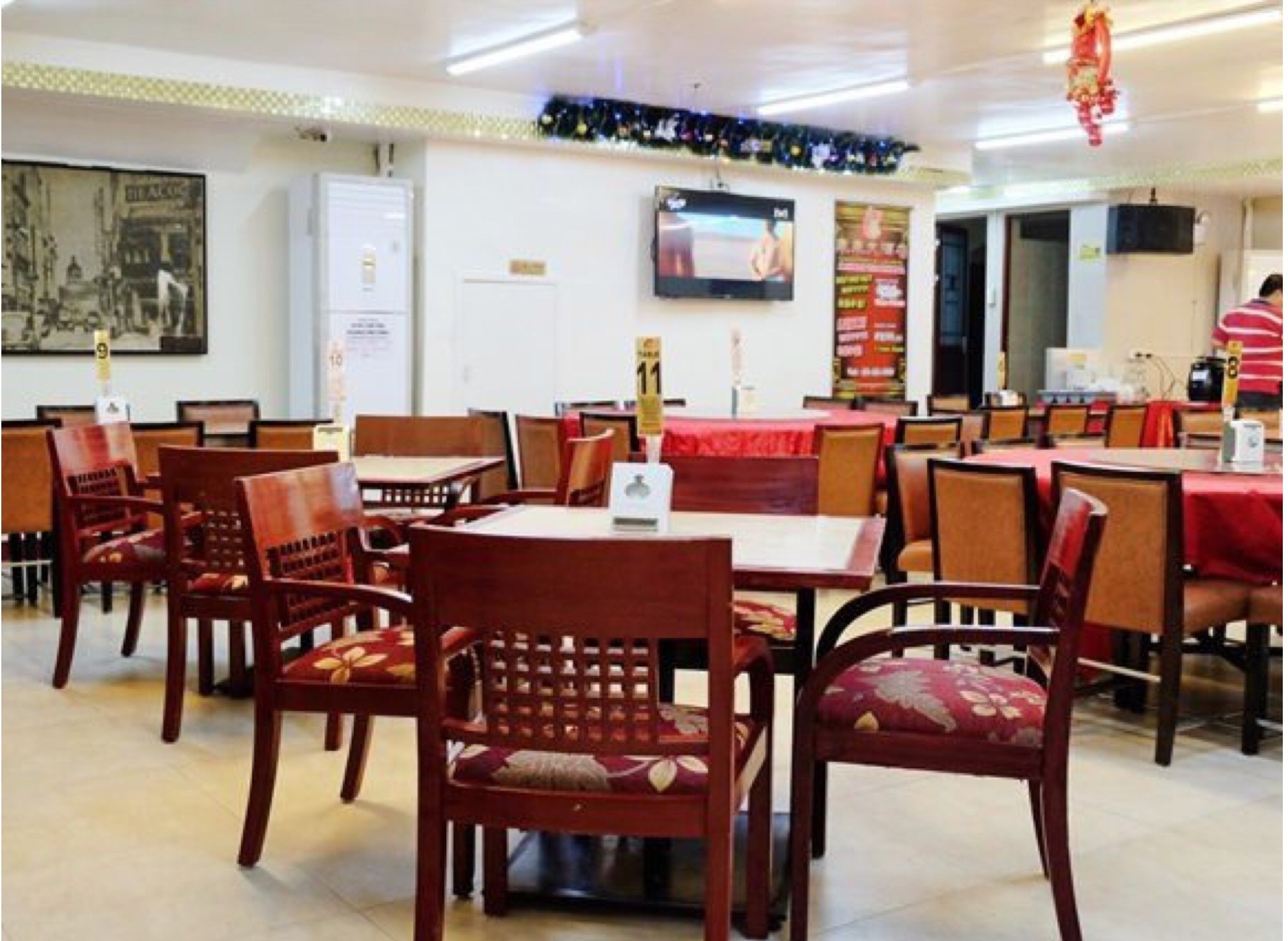 Vaccinated Staff - Capital O 824 Chinatown Lai Lai