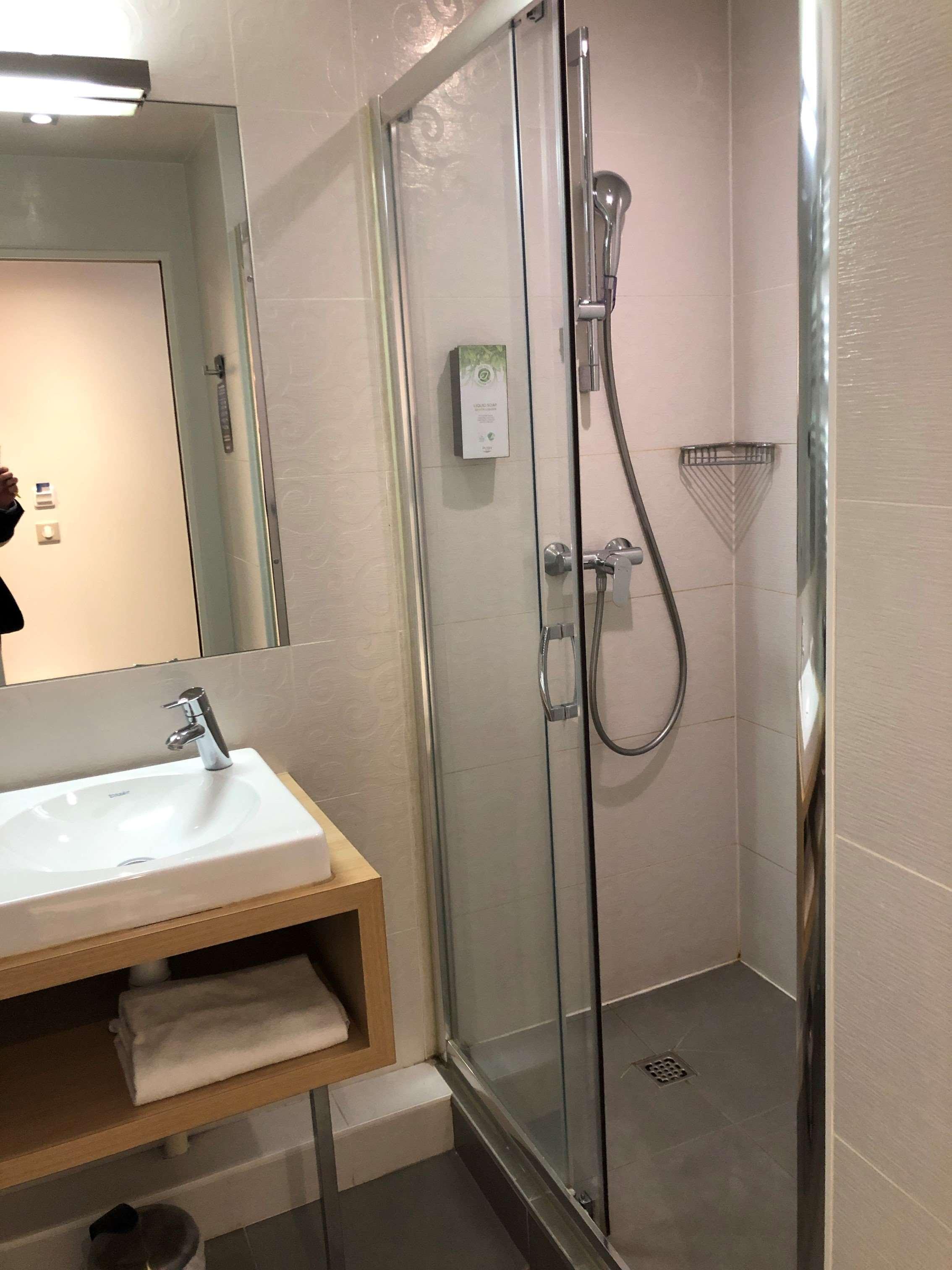 Imagem da galeria de Kyriad Paris 18 Porte De Clignancourt Hotel