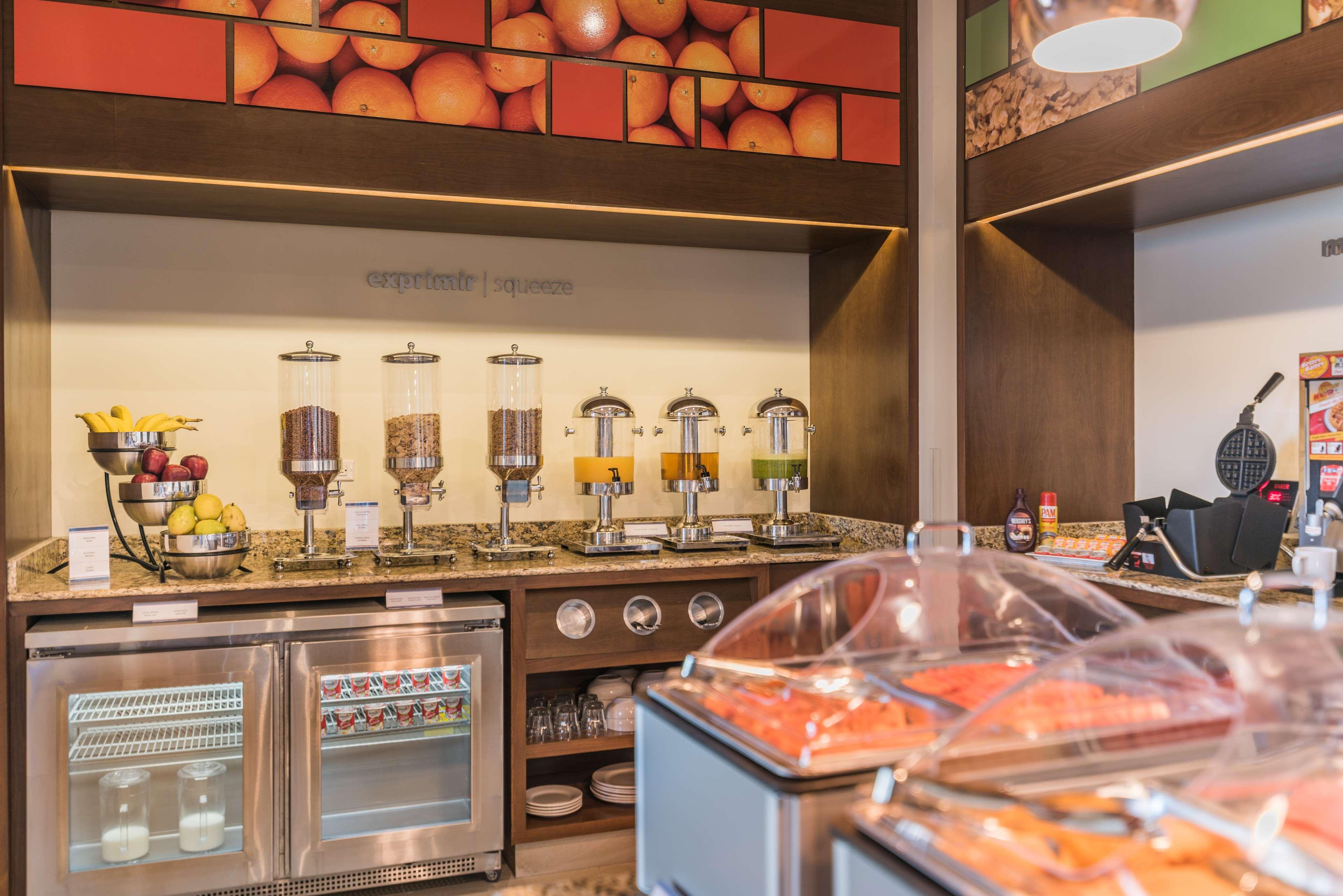 Hampton Inn & Suites by Hilton Salamanca Bajio