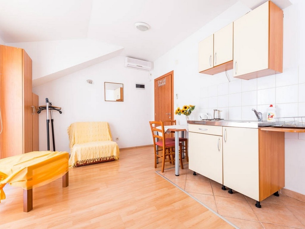 Room, studio, 3 guests