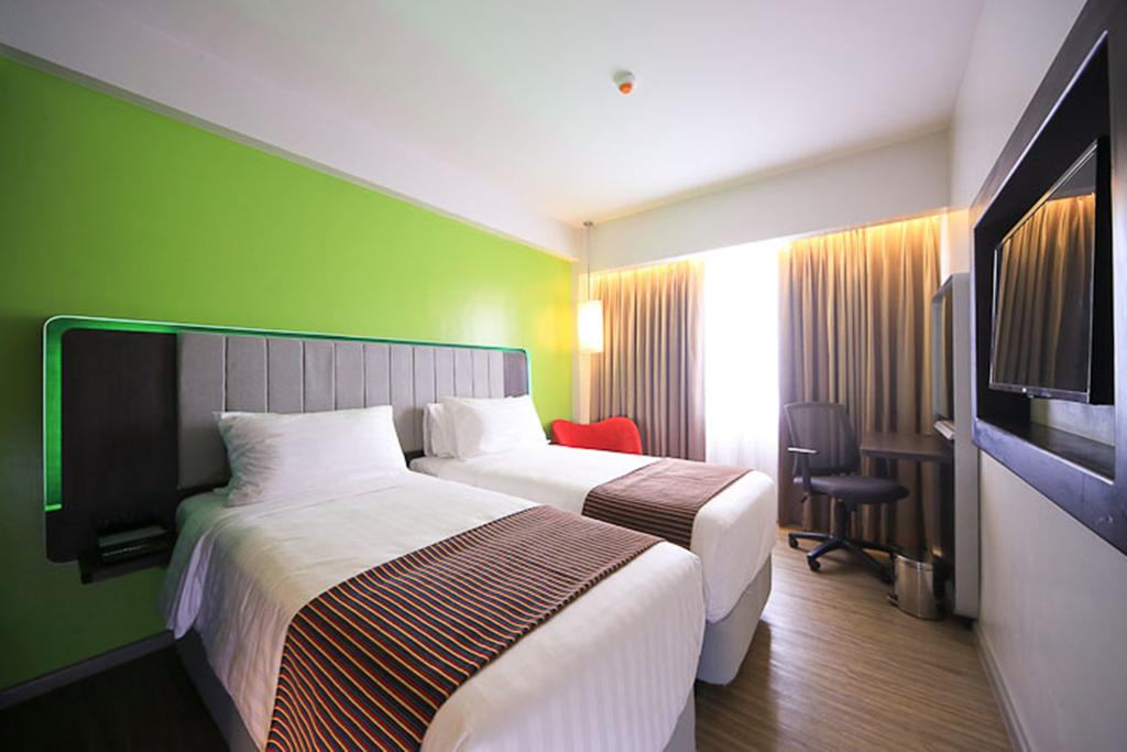 Park Inn by Radisson Clark by null
