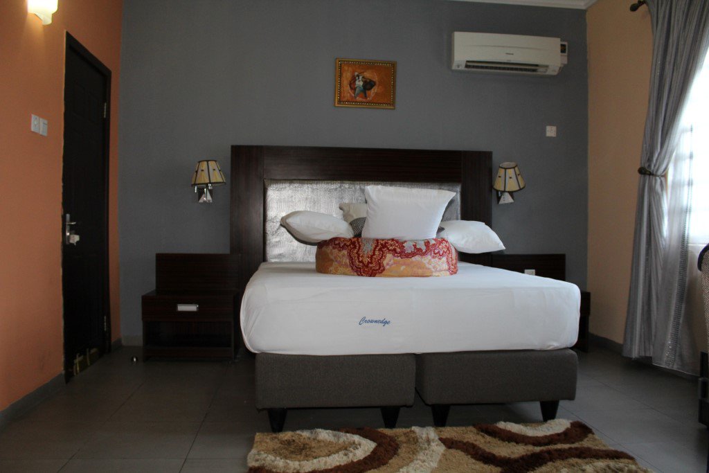 Crownedge Hotel