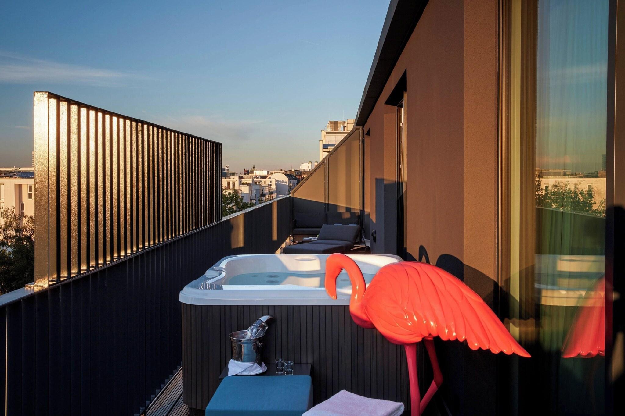 Roomers Munich by null