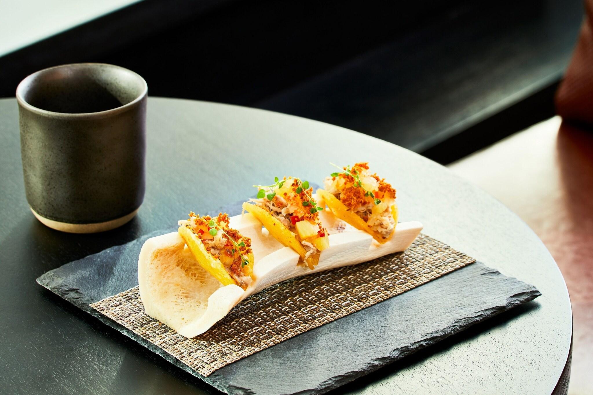 AC Hotel Santiago Cenco Costanera by null