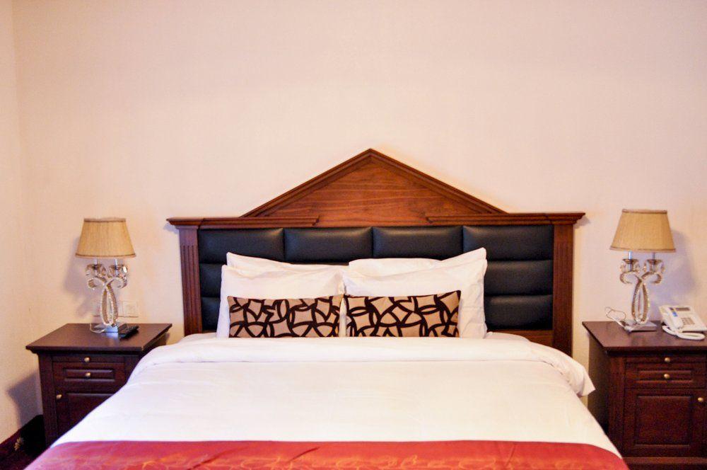 Caledonian Suites