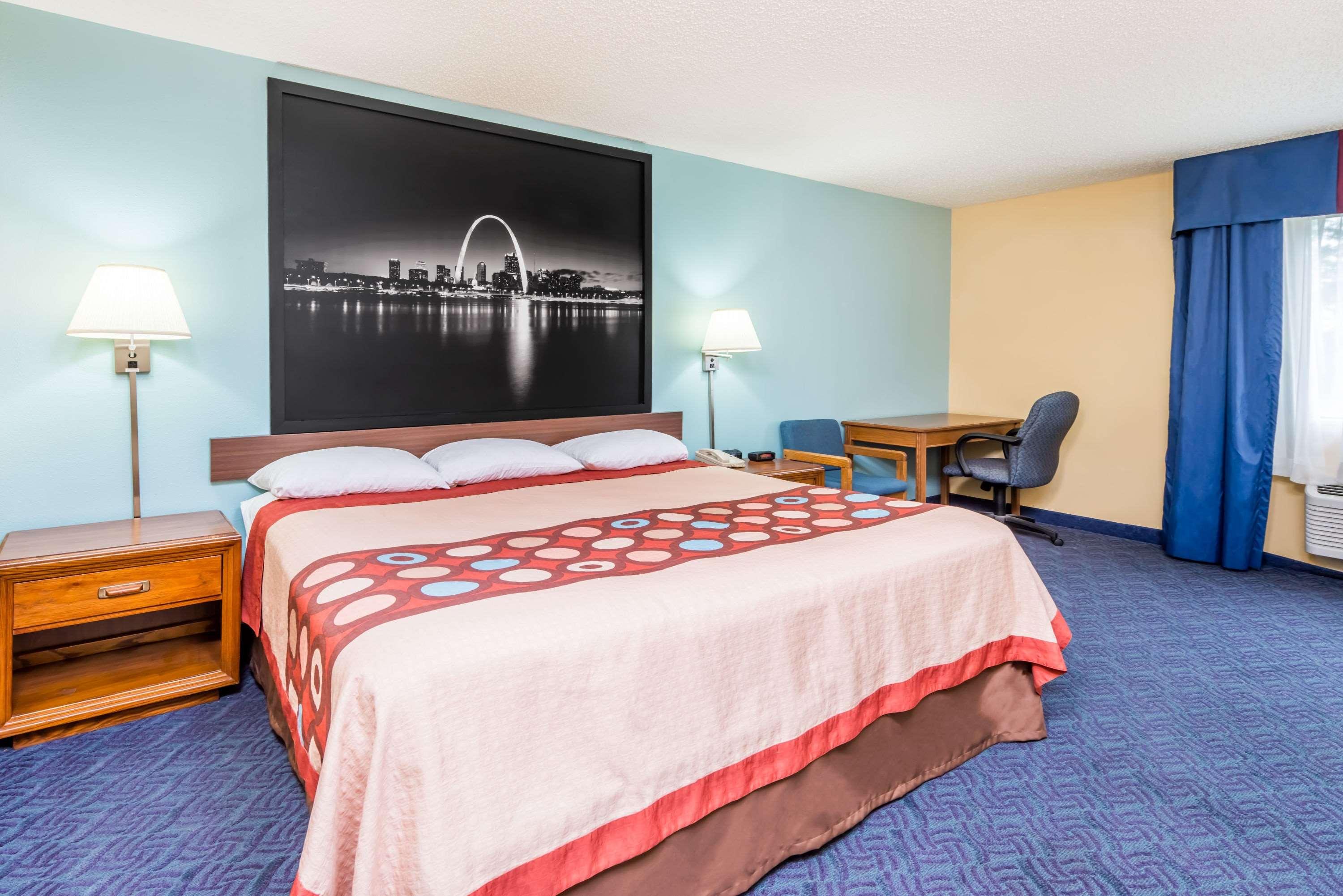 Super 8 by Wyndham O'Fallon