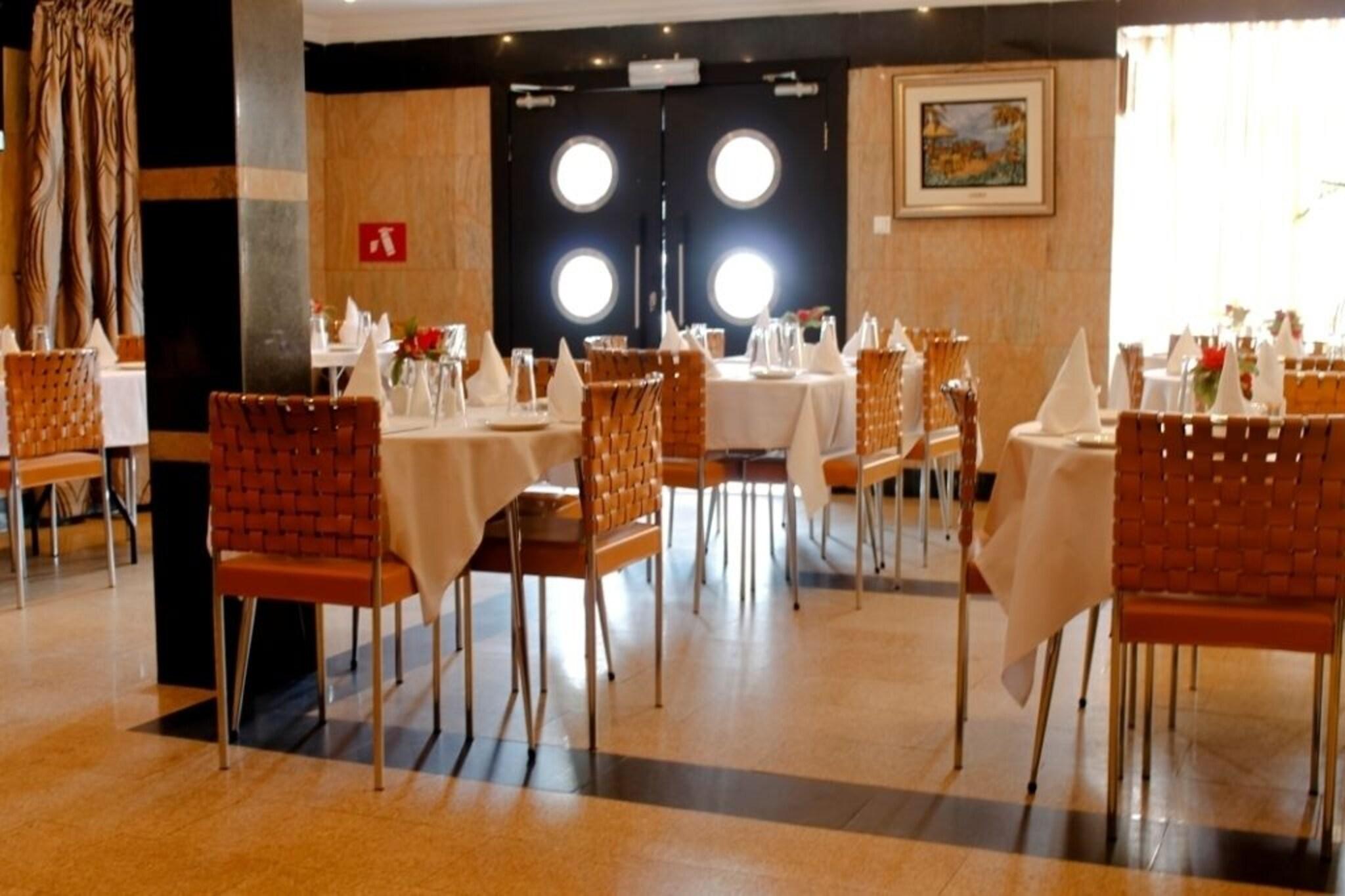 Hotel De Island