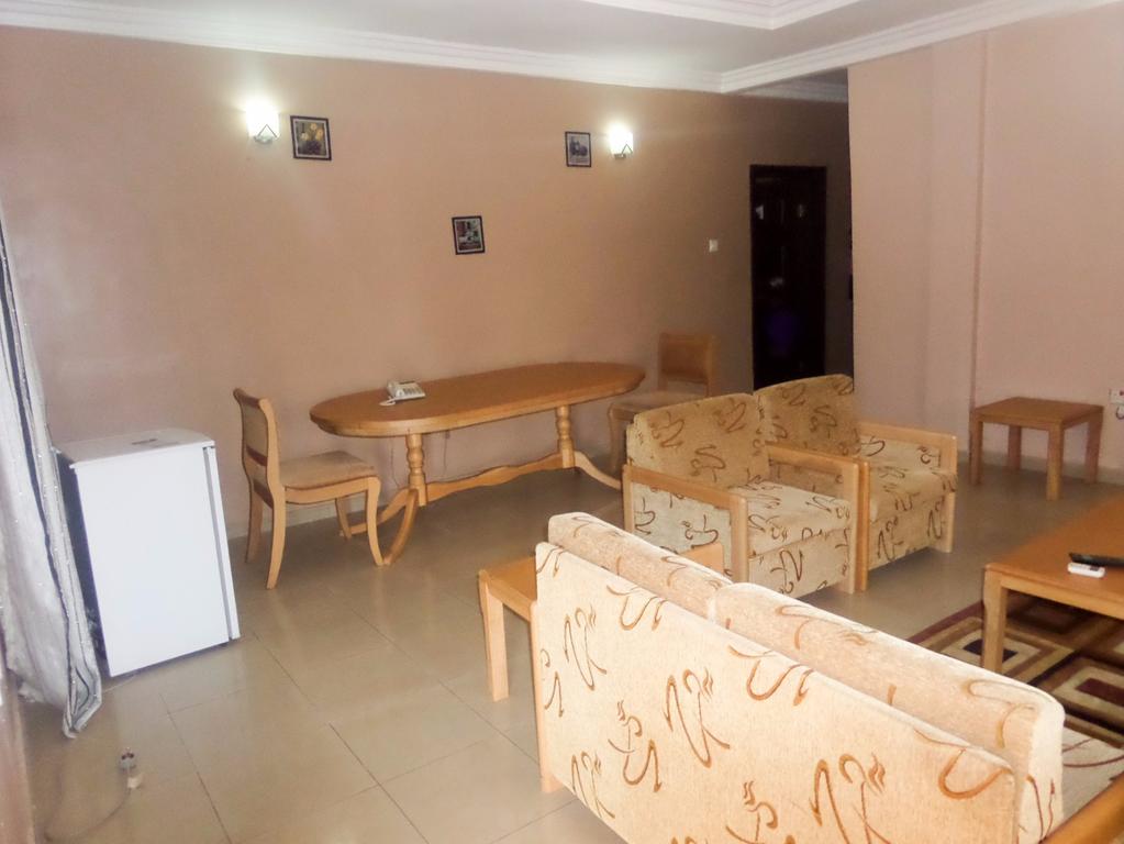 Junbic Apartment and Suites