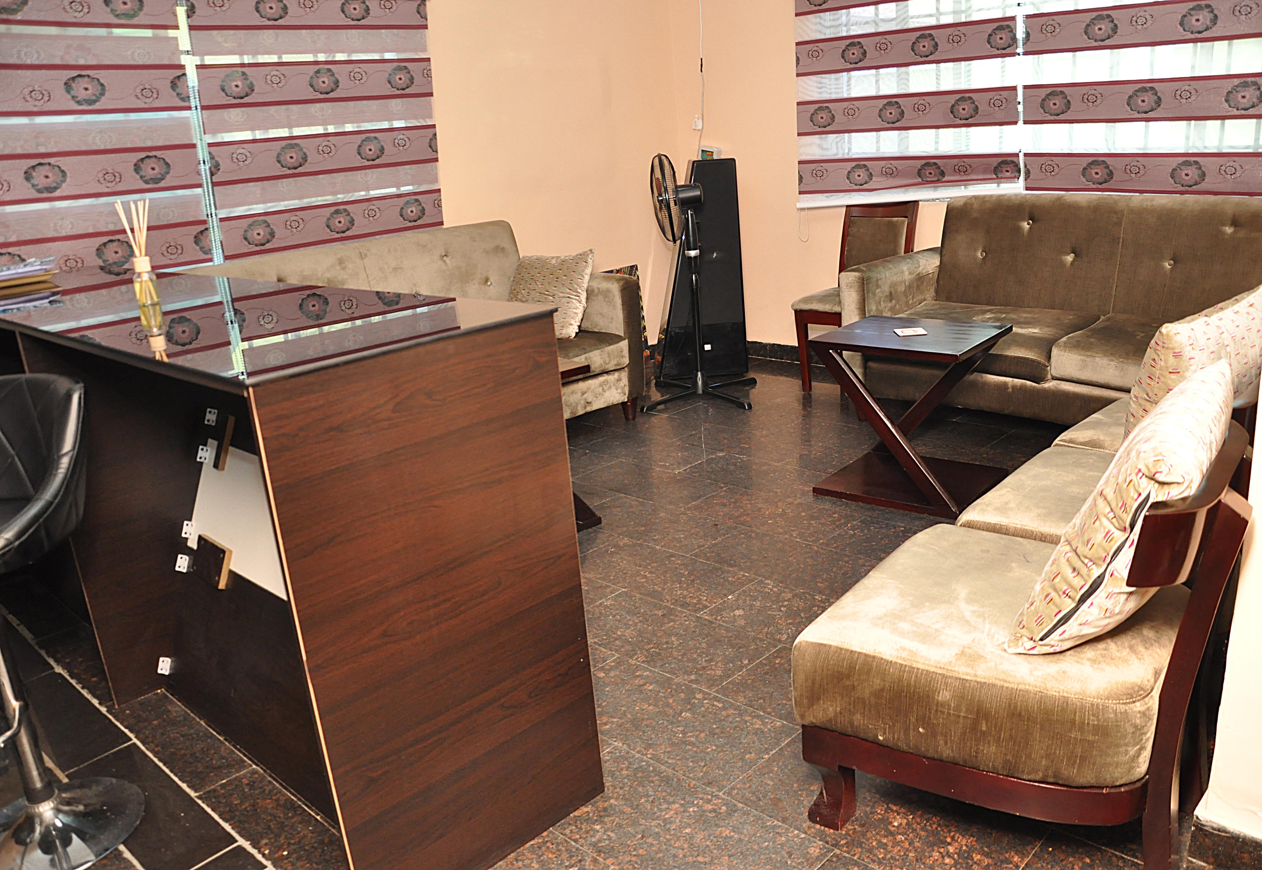 Topaz Luxury Suites & Apartments